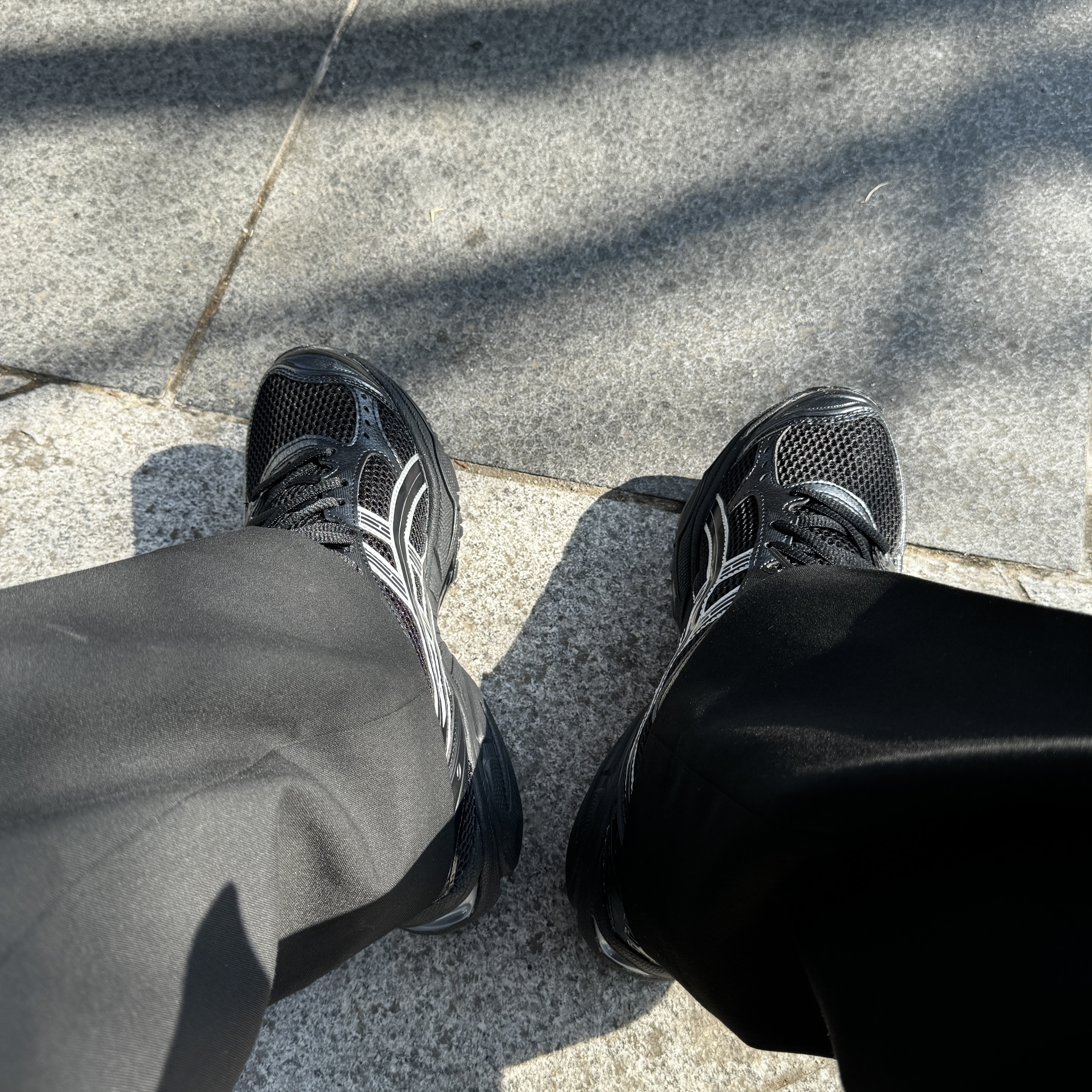 Asics Gel-Kayano 14 Black Pure Silver 착용 스타일 - 1