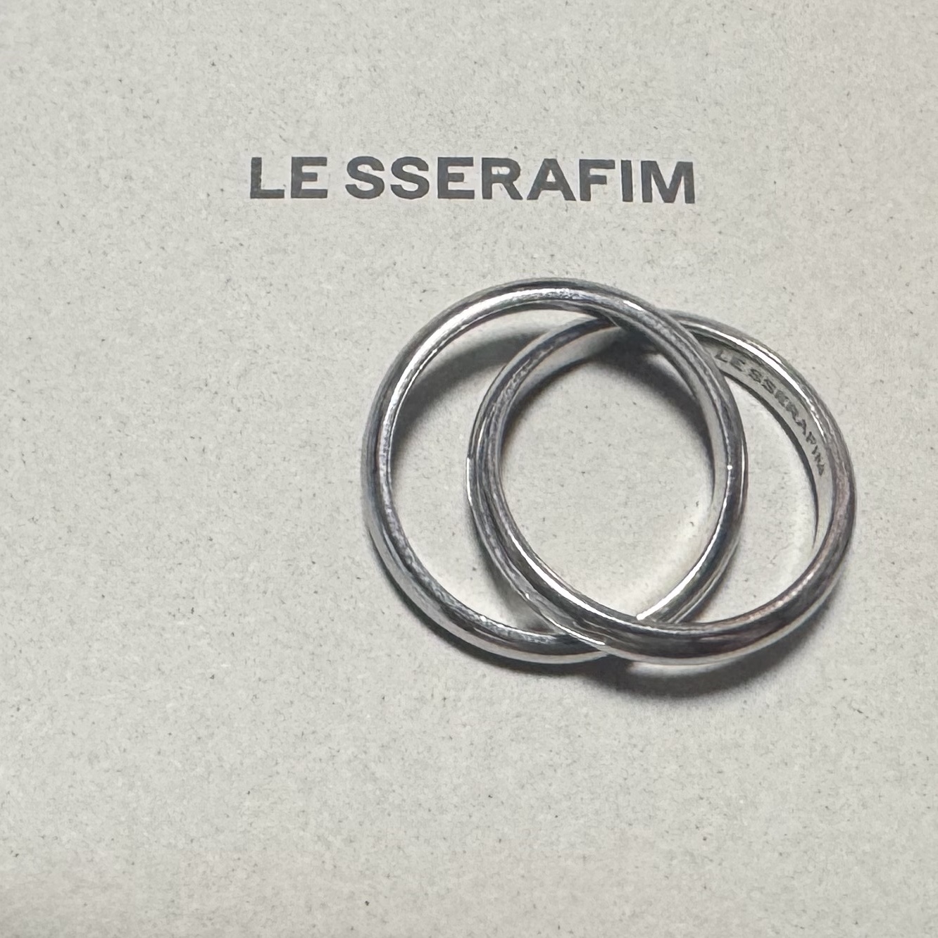 LE SSERAFIM Ring 착용 스타일 - 1