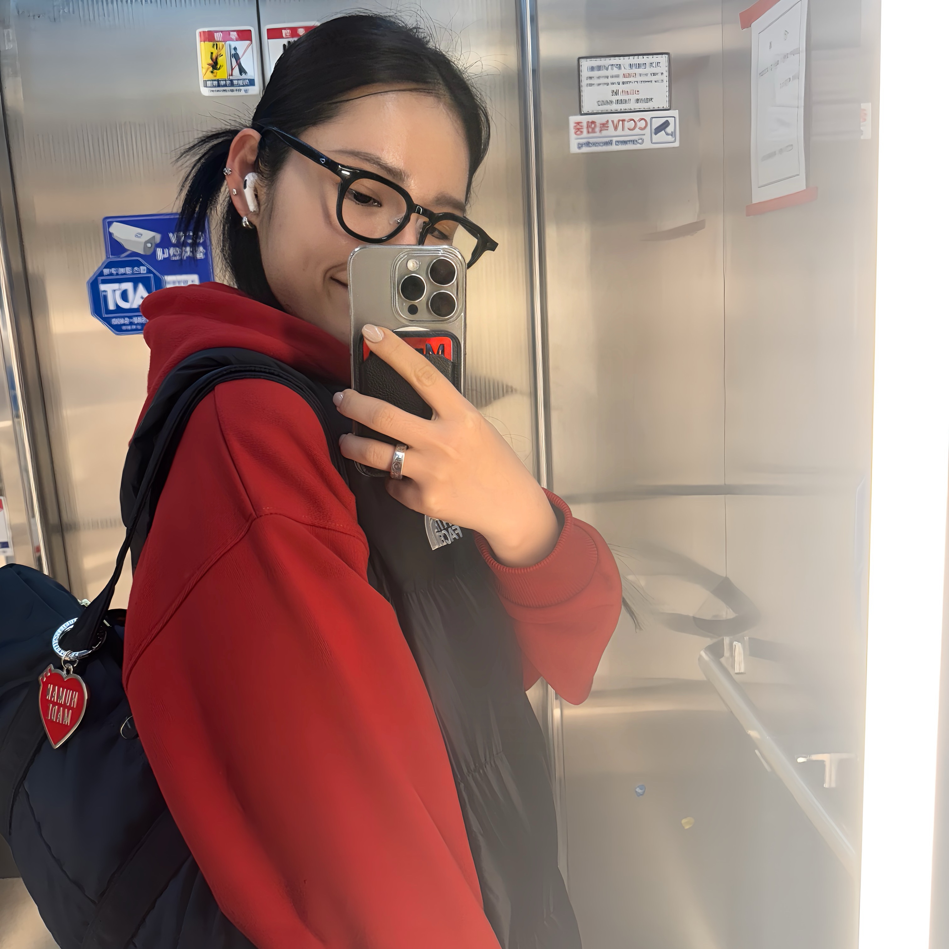 The North Face Nuptse On Ball Vest Real Black, The North Face New Puffy Vest Black 착용 스타일 - 1