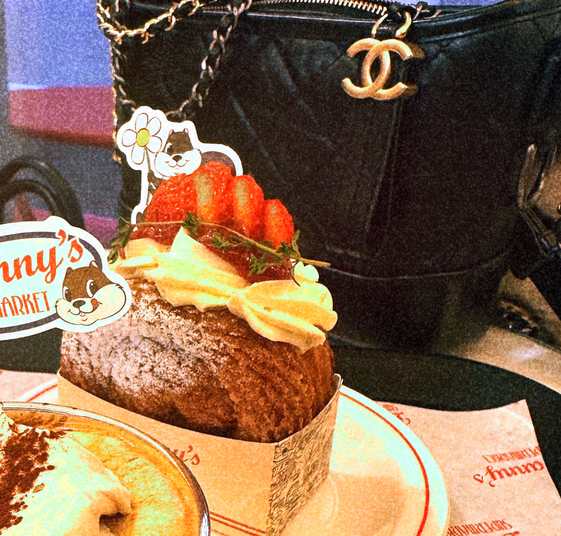 Converse x Play Comme des Garcons Chuck 70 Hi Black, Chanel Gabrielle Small Hobo Bag Aged Calfskin & Gold Black 착용 스타일 - 3