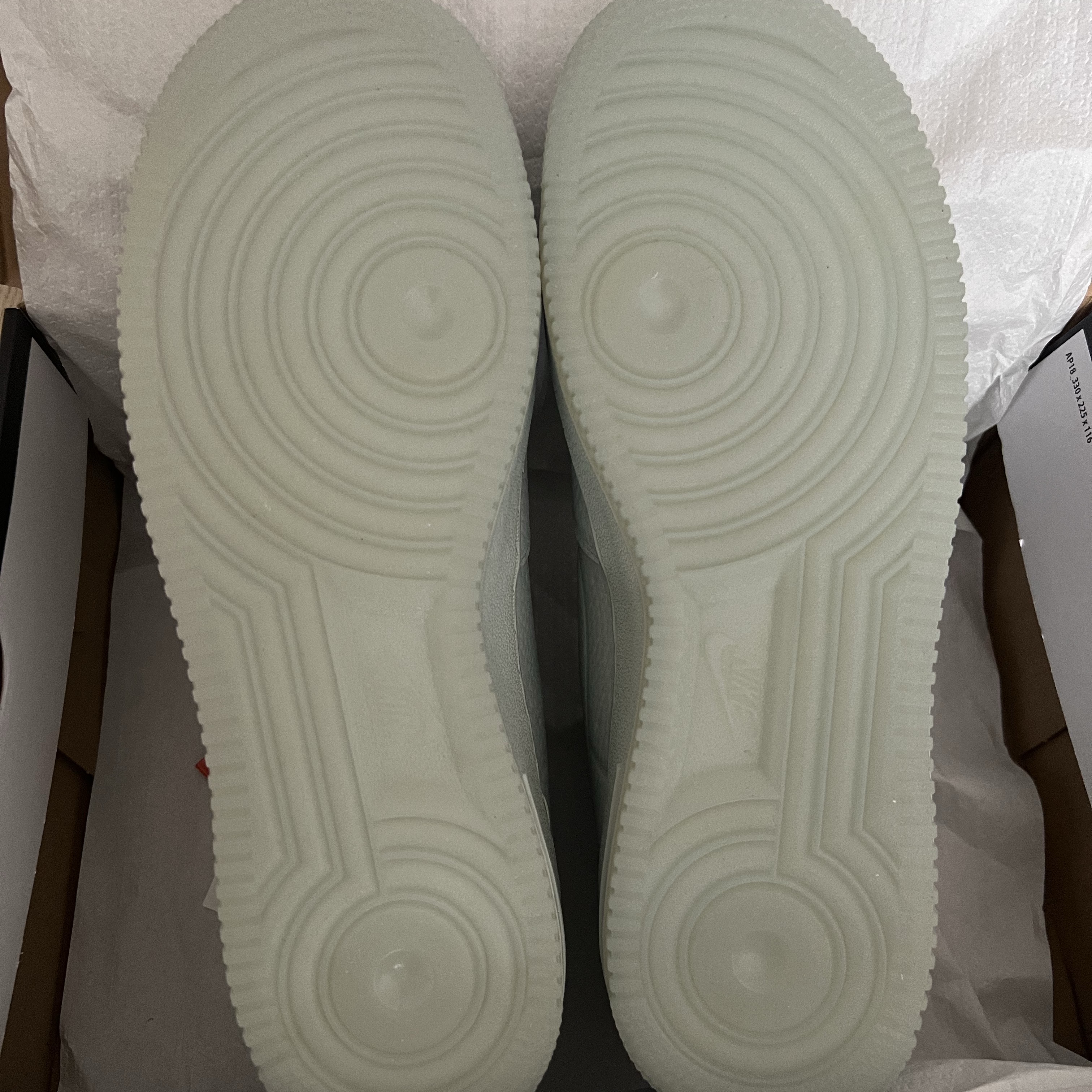 Nike Air Force 1 '07 Pro-Tech Waterproof Light Silver 착용 스타일 - 2