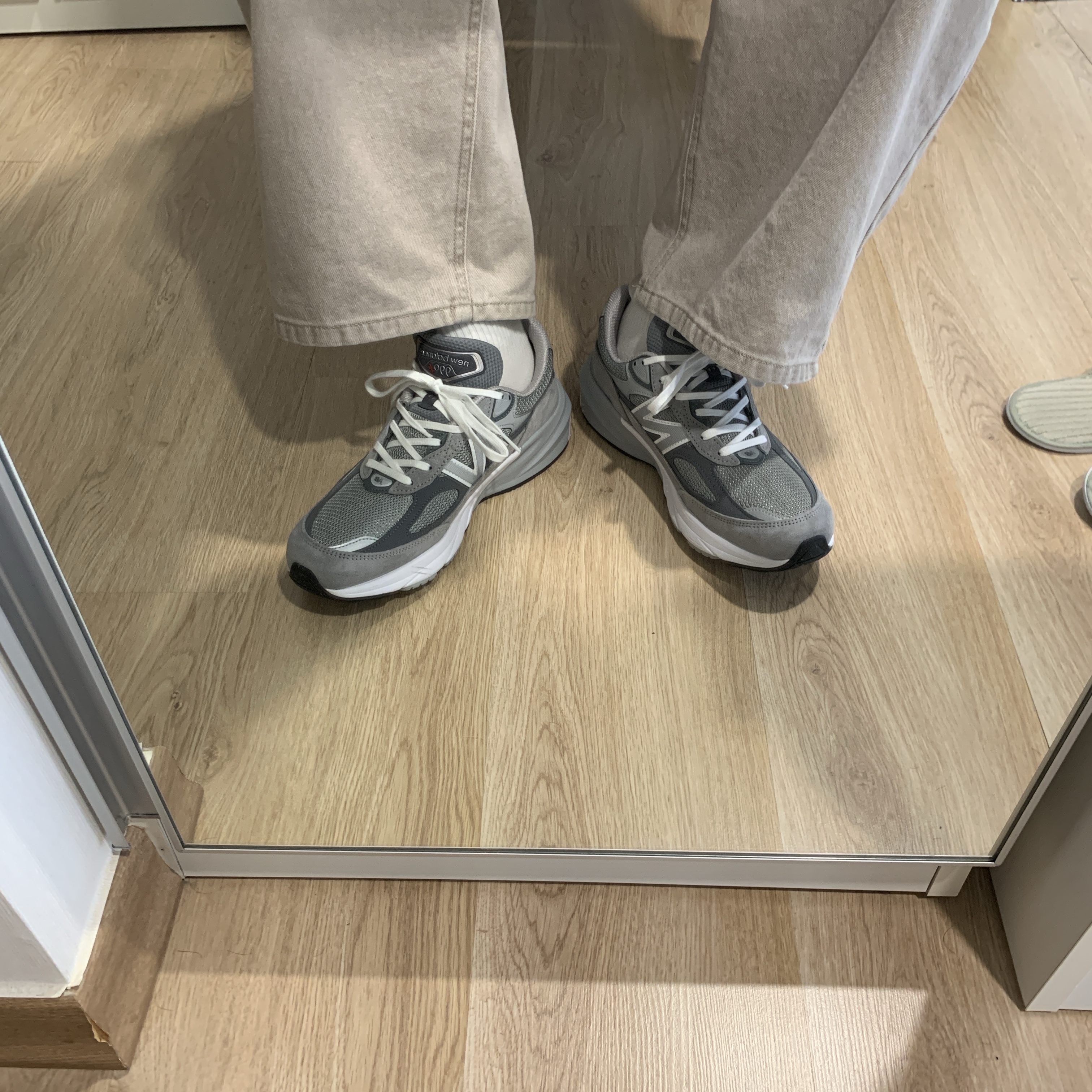 New Balance 990v6 Made in USA Grey - D Standard 착용 스타일
