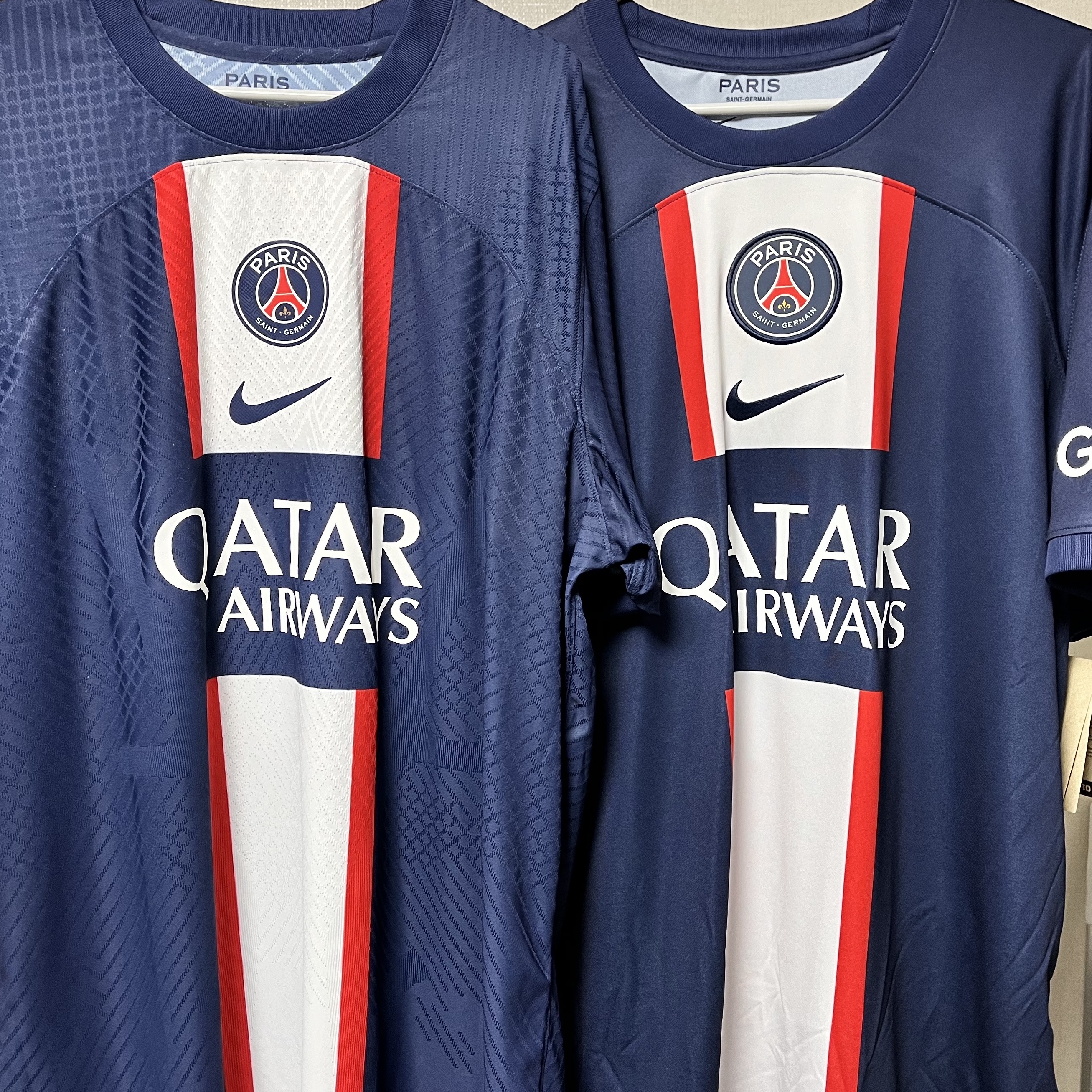 Nike Paris Saint-Germain 2022/23 Dri-Fit Stadium Home Jersey Midnight Navy (Non Marking Ver.), Nike Paris Saint-Germain 2022/23 Dri-Fit ADV Match Home SS Jersey Midnight Navy - US/EU (Non Marking Ver.) 착용 스타일