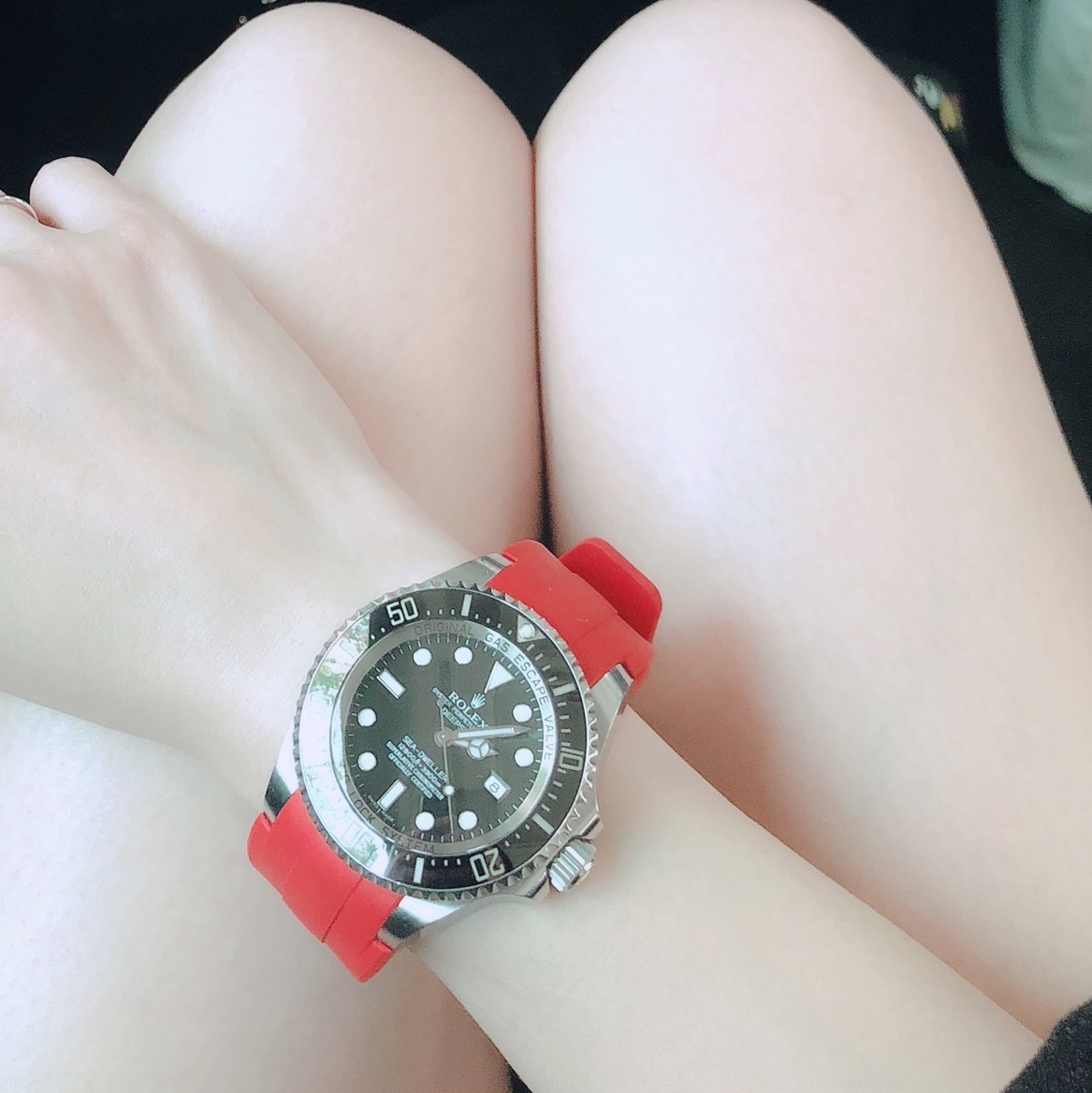 Rolex Sea-Dweller 44mm 126660 Black Oyster 착용 스타일