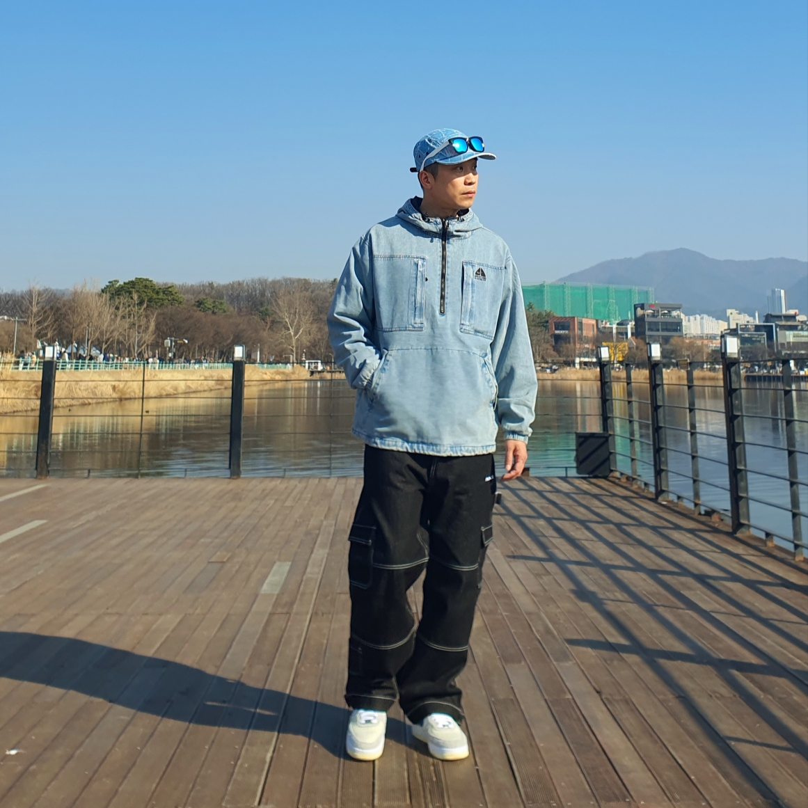 Nike x Undefeated Air Force 1 Low SP 5 On It, Supreme Punched Denim Camp Cap Washed Indigo - 23FW 착용 스타일 - 2