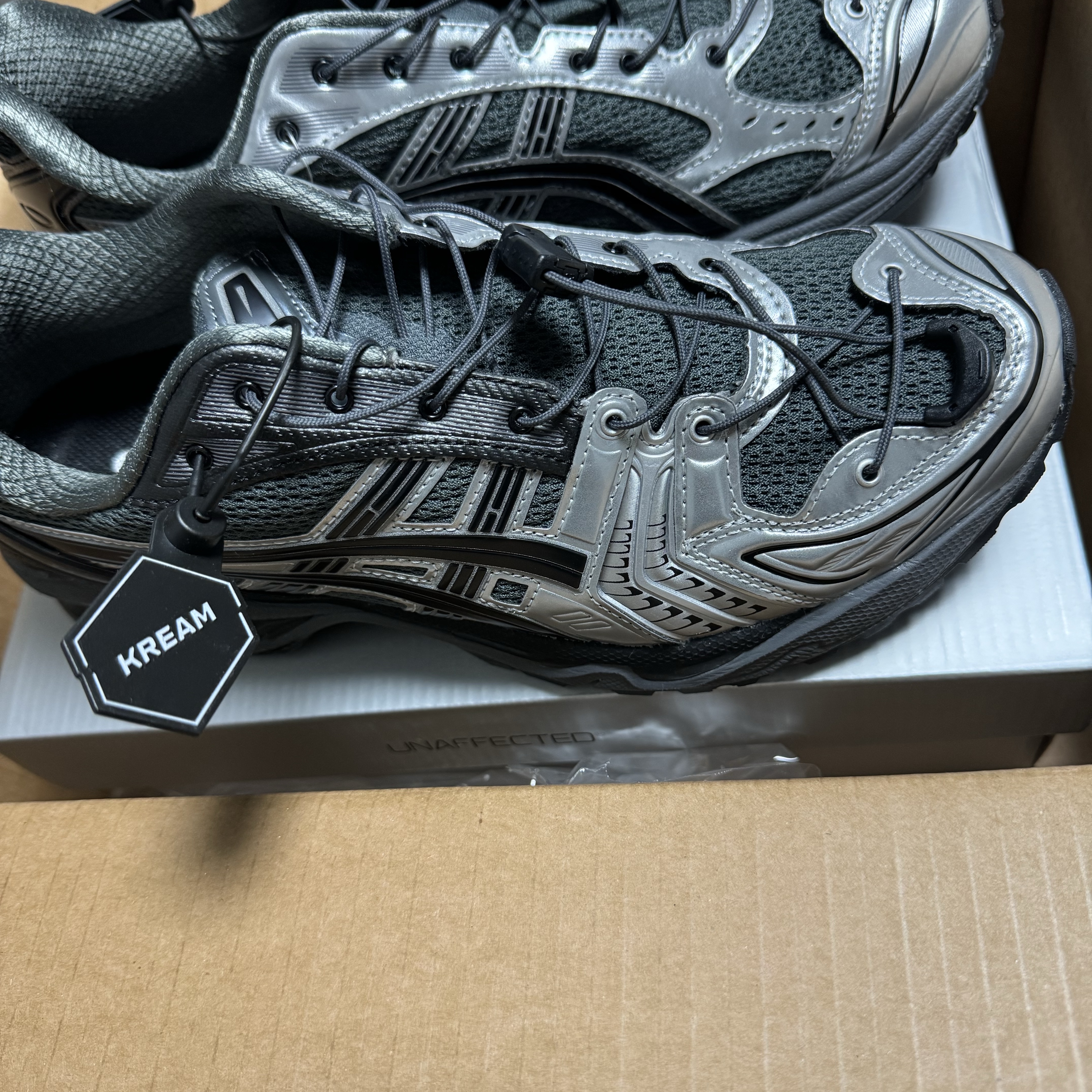 Asics x Unaffected Gel-Kayano 14 Silver Moon 착용 스타일