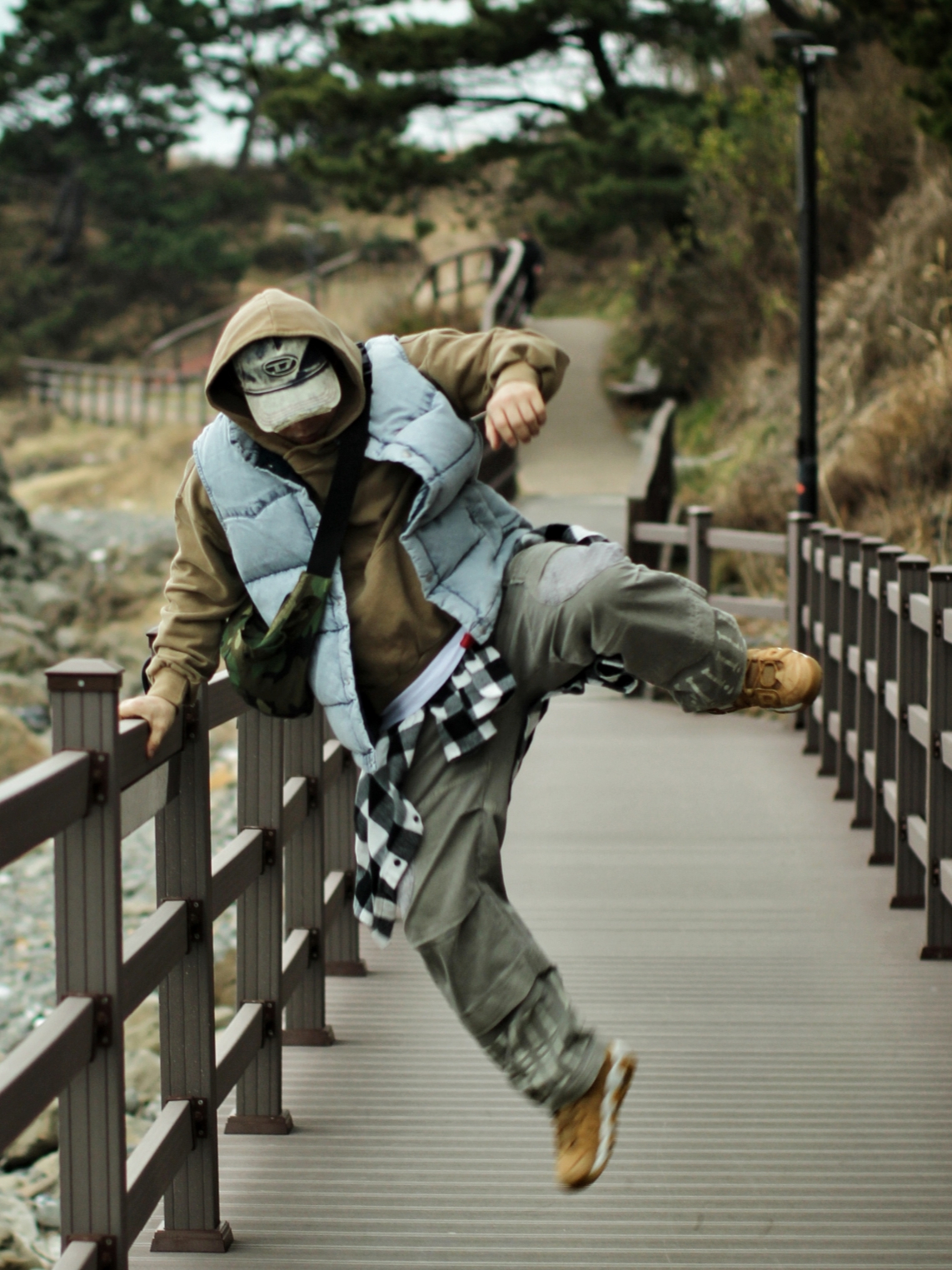 Ignota Core:6 Washed Hoodie Camel, Diesel C-Seymon Treated Denim Baseball Cap Blue White 착용 스타일 - 1
