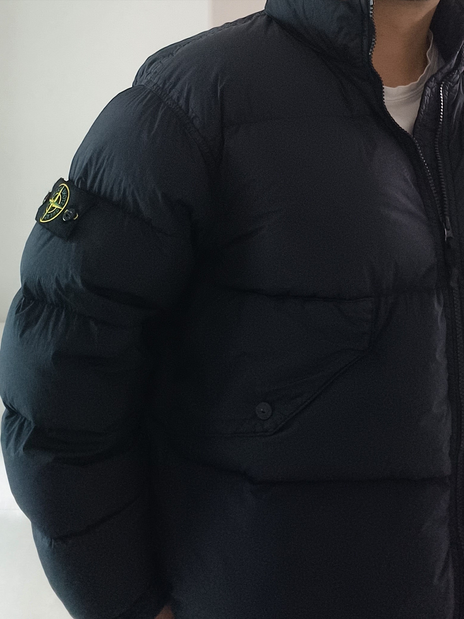 Stone Island 40623 Garment Dyed Crinkle Reps Recycled Nylon Down Jacket Navy Blue - 23FW 착용 스타일