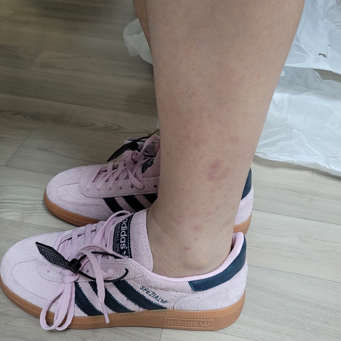 (W) Adidas Spezial Handball Clear Pink 착용 스타일 - 3