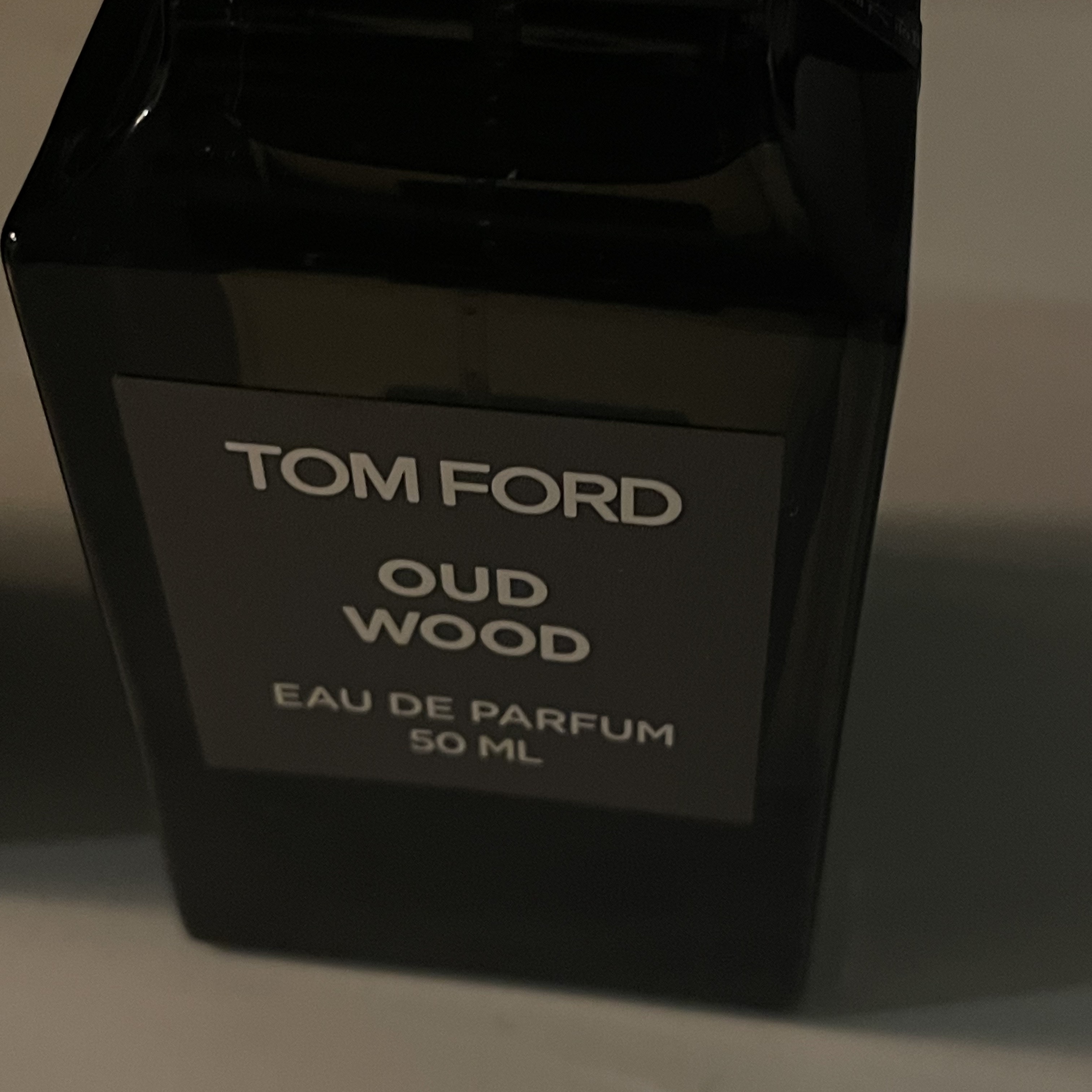 Tom Ford Oud Wood Eau De Parfum 50ml 착용 스타일