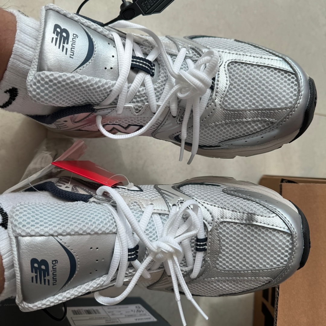 New Balance 530 Steel Grey 착용 스타일 - 2
