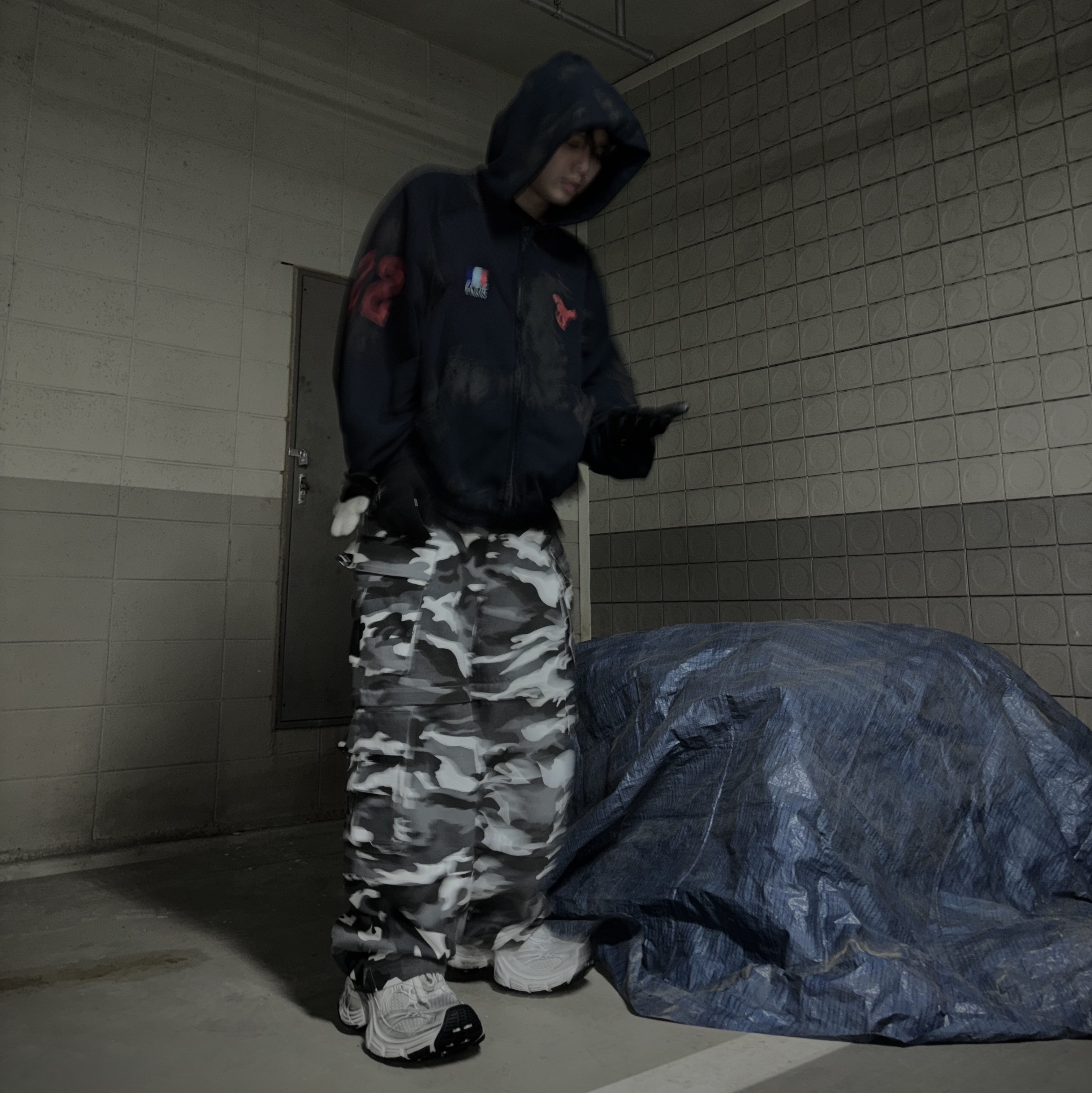 Balenciaga 10XL Sneakers White Black Grey, Project G/R Oversized Convertible Cargo Pants City Camo 착용 스타일 - 7