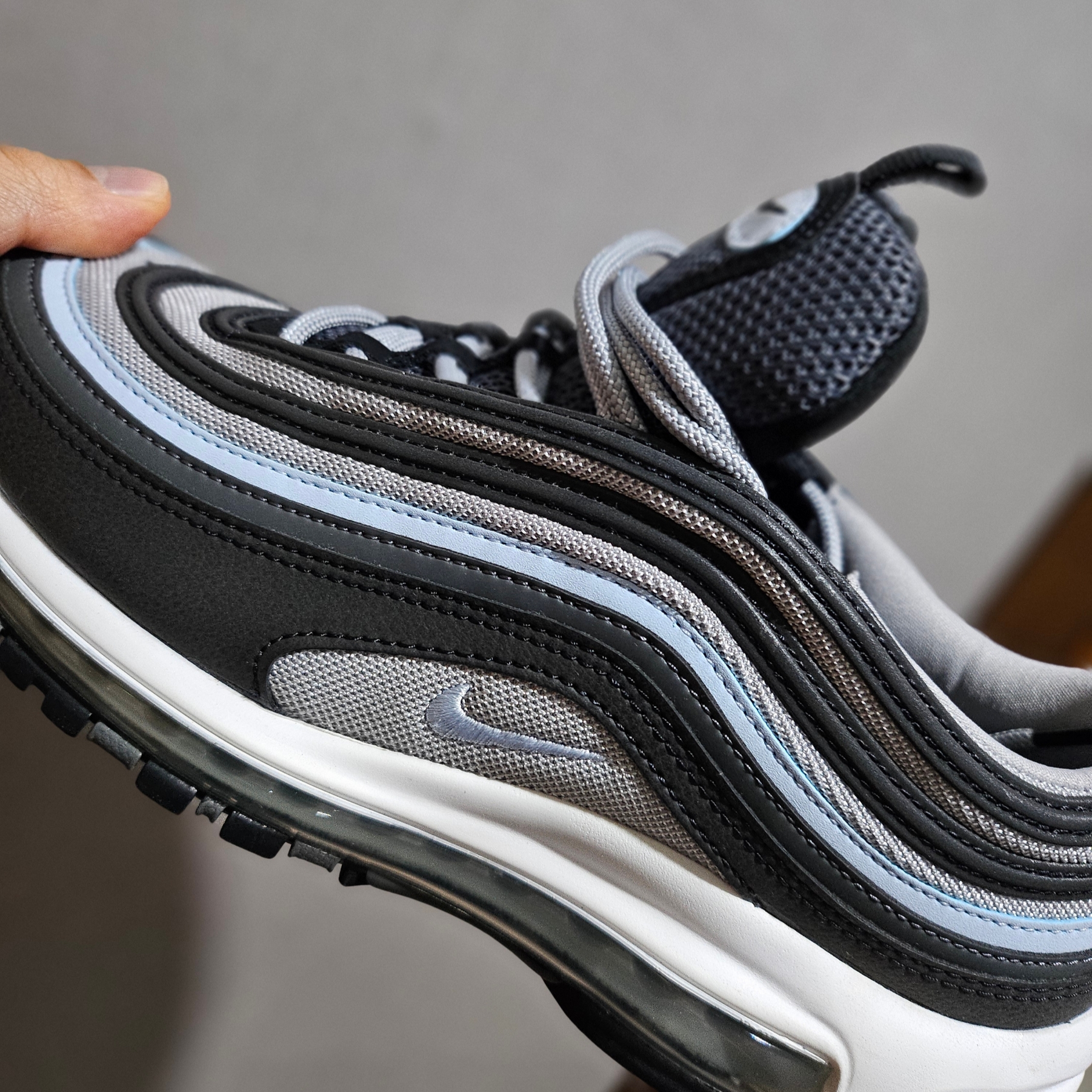 Nike Air Max 97 Black Blue Tint 착용 스타일