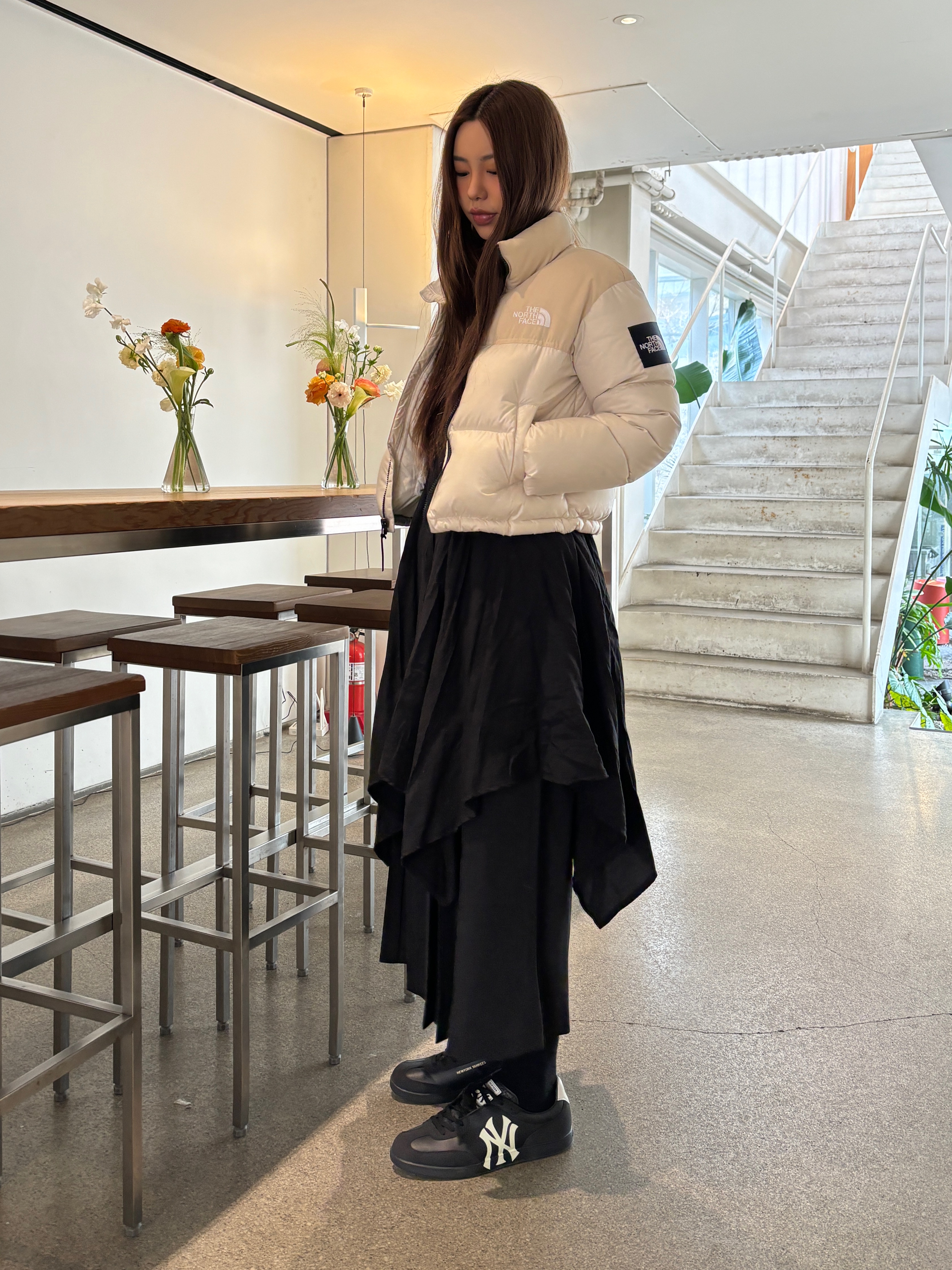(W) The North Face White Label Novelty Nuptse Down Jacket Cream 착용 스타일