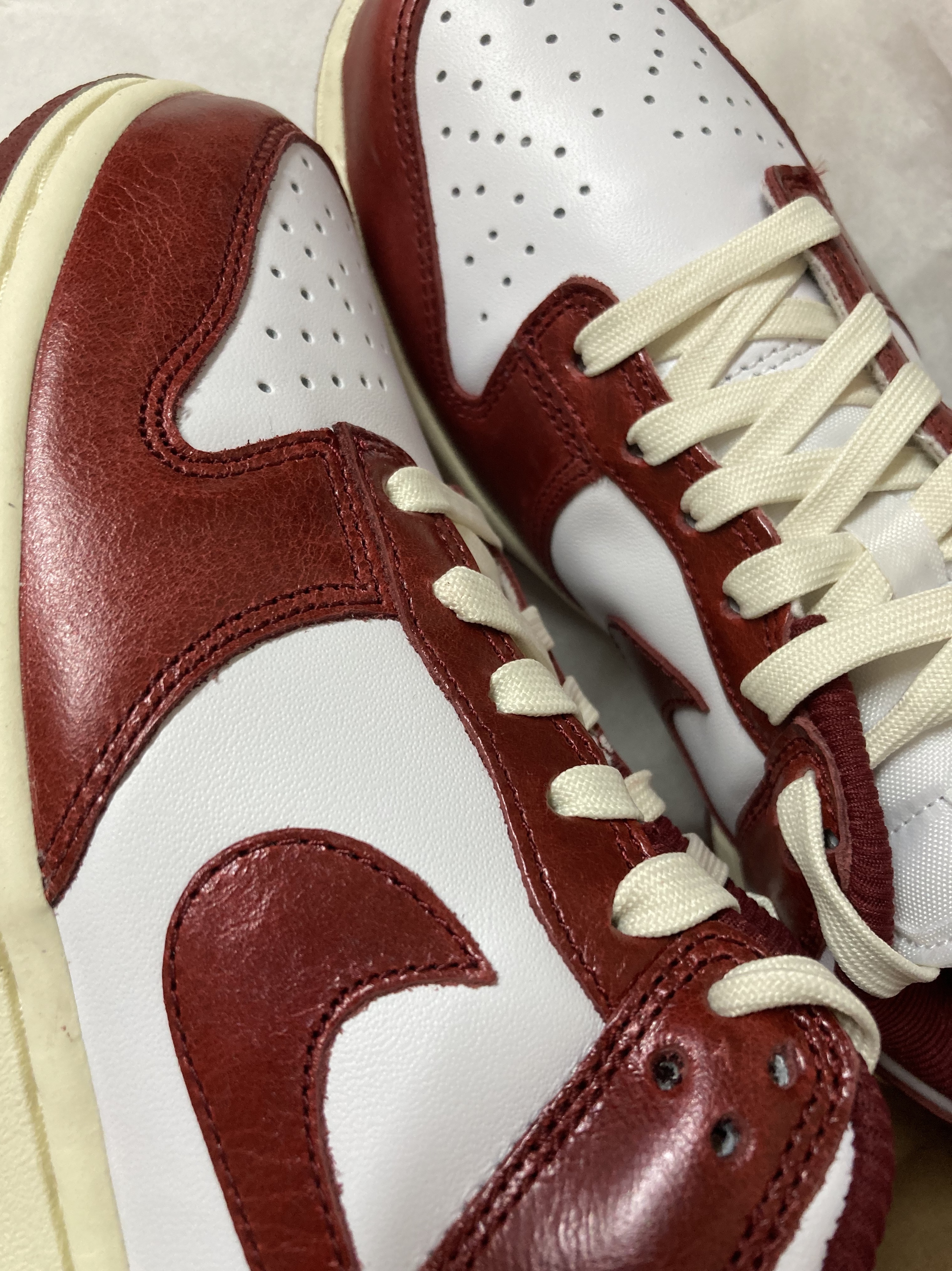 (W) Nike Dunk Low Retro PRM Team Red and White 착용 스타일
