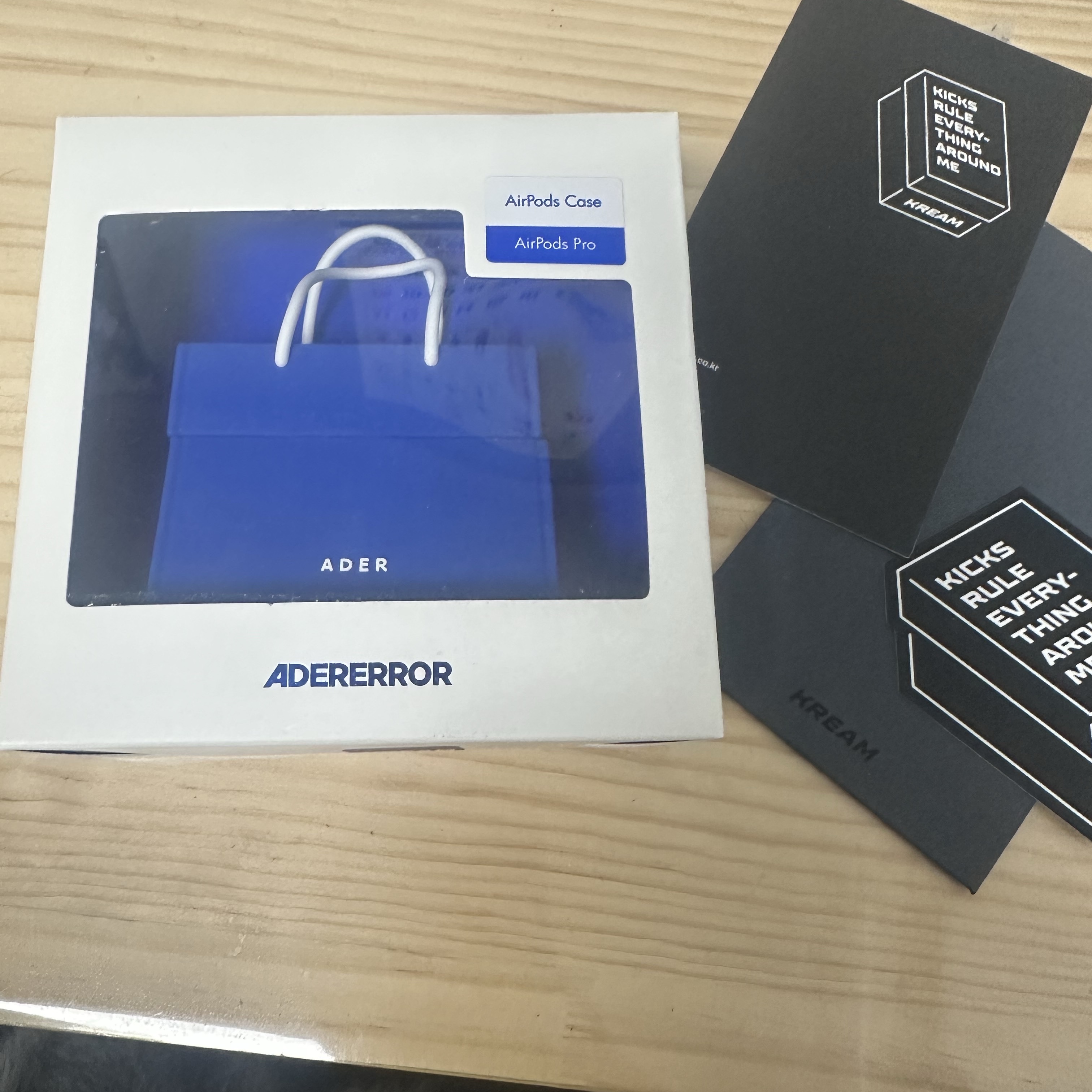 Ader Error Shopper Bag AirPods Pro Case Z-Blue 착용 스타일