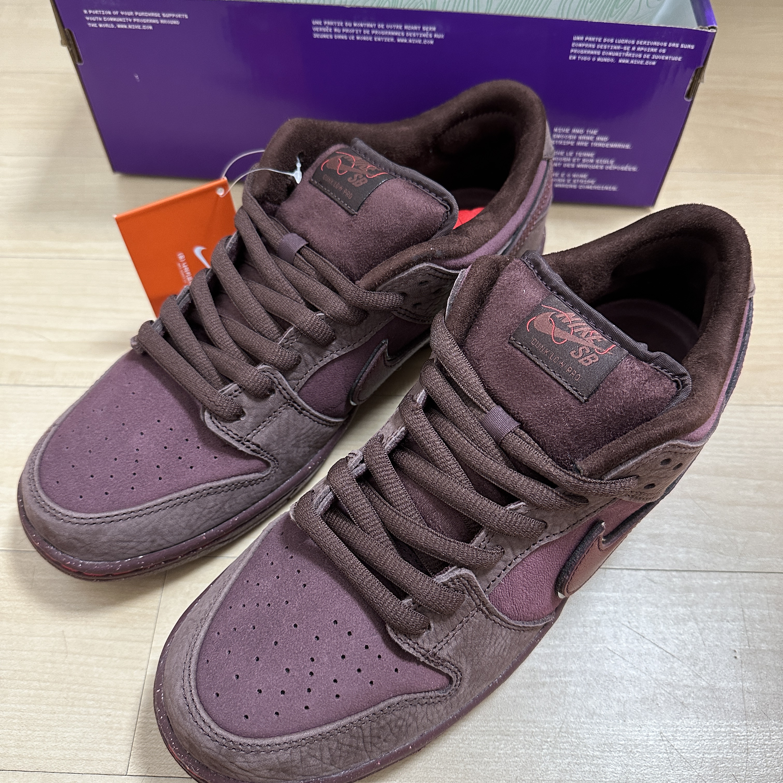 Nike SB Dunk Low PRM Burgundy Crush 착용 스타일