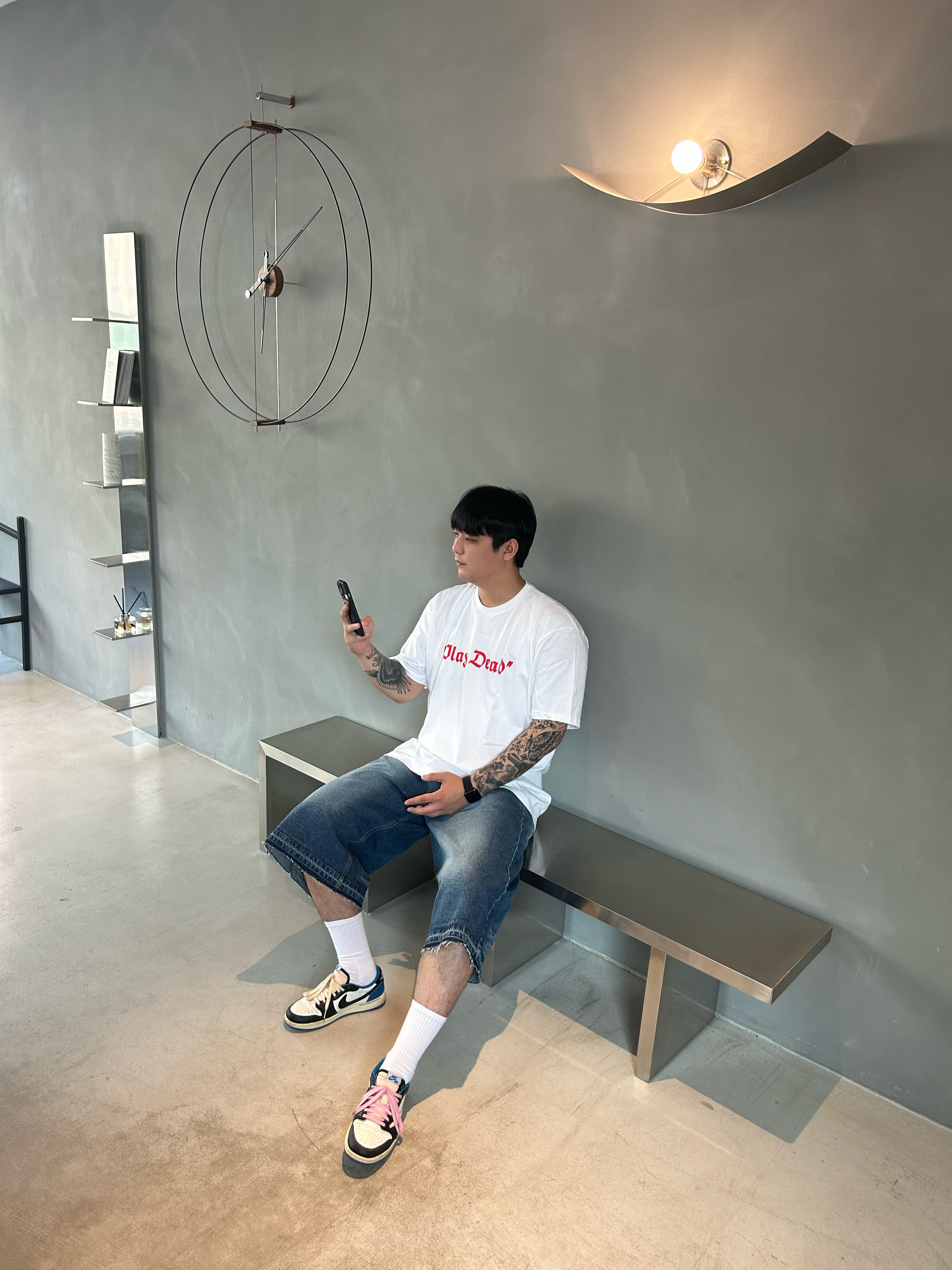 Jordan 1 x Travis Scott x Fragment Retro Low OG SP Military Blue, Supreme Play Dead T-Shirt White - 22FW 착용 스타일