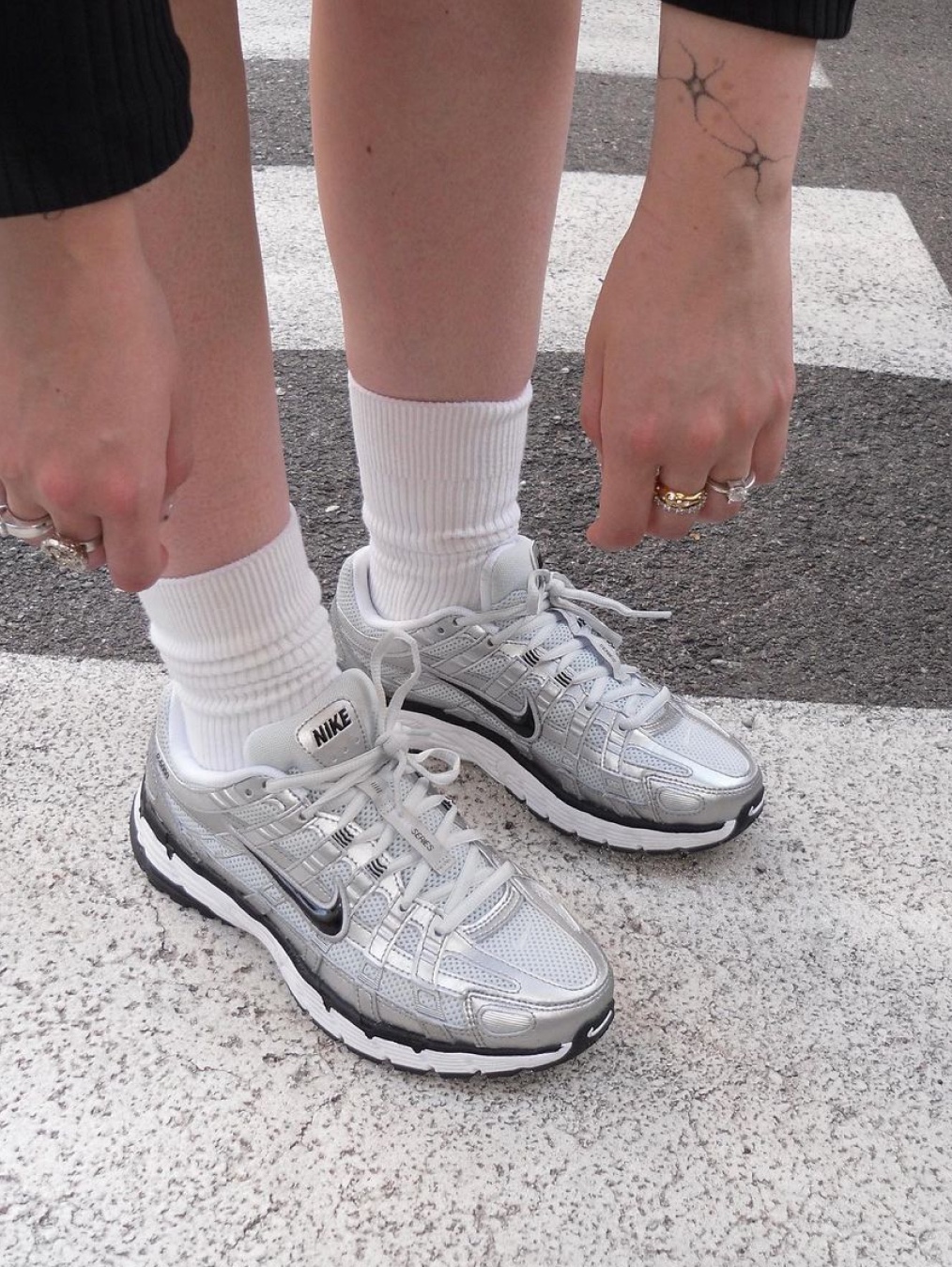 (W) Nike P-6000 Laser Blue, (W) Nike P-6000 Metallic Silver Red 착용 스타일 - 3
