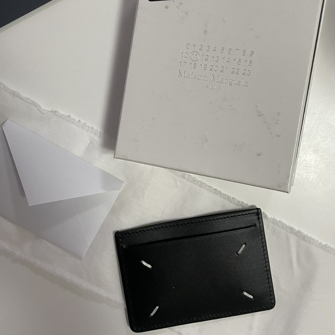 Maison Margiela Four Stitch Card Holder Black 착용 스타일