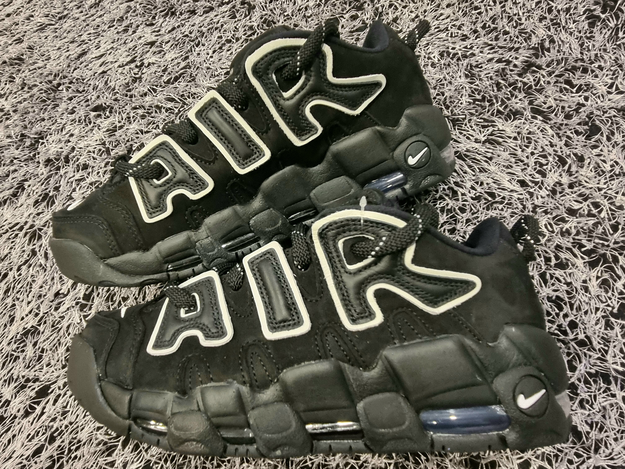 Nike Air More Uptempo Black White 2020 착용 스타일 - 2