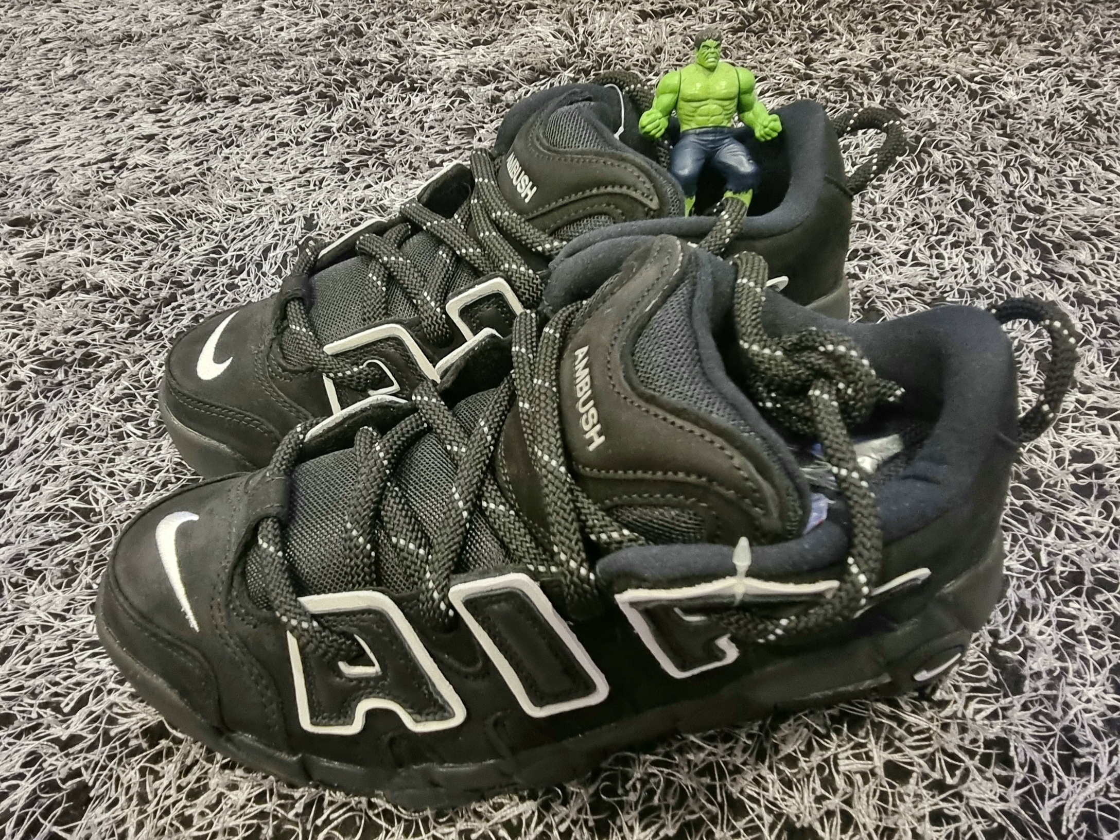 Nike Air More Uptempo Black White 2020 착용 스타일 - 1