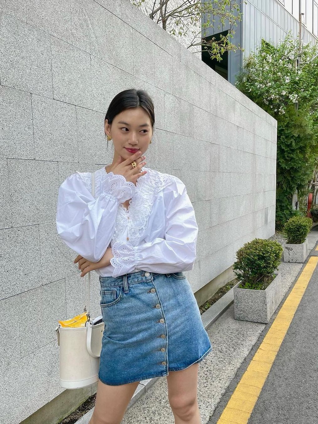 (W) Matin Kim Double Zipper Denim Mini Skirt Blue, (W) Acne Studios Denim Mini Skirt Mid Blue 착용 스타일 - 2