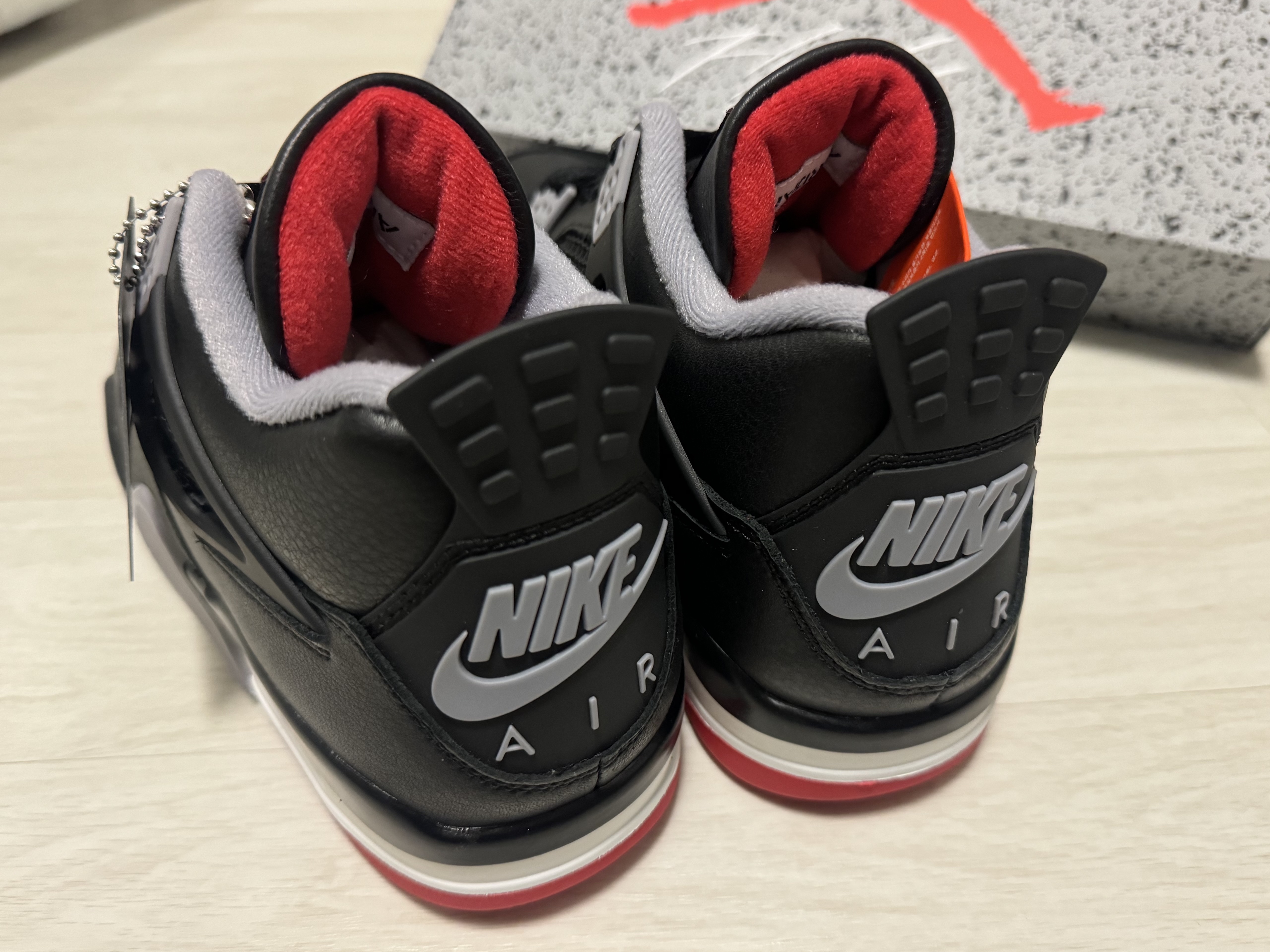 Jordan 4 Retro Bred Reimagined 착용 스타일 - 2