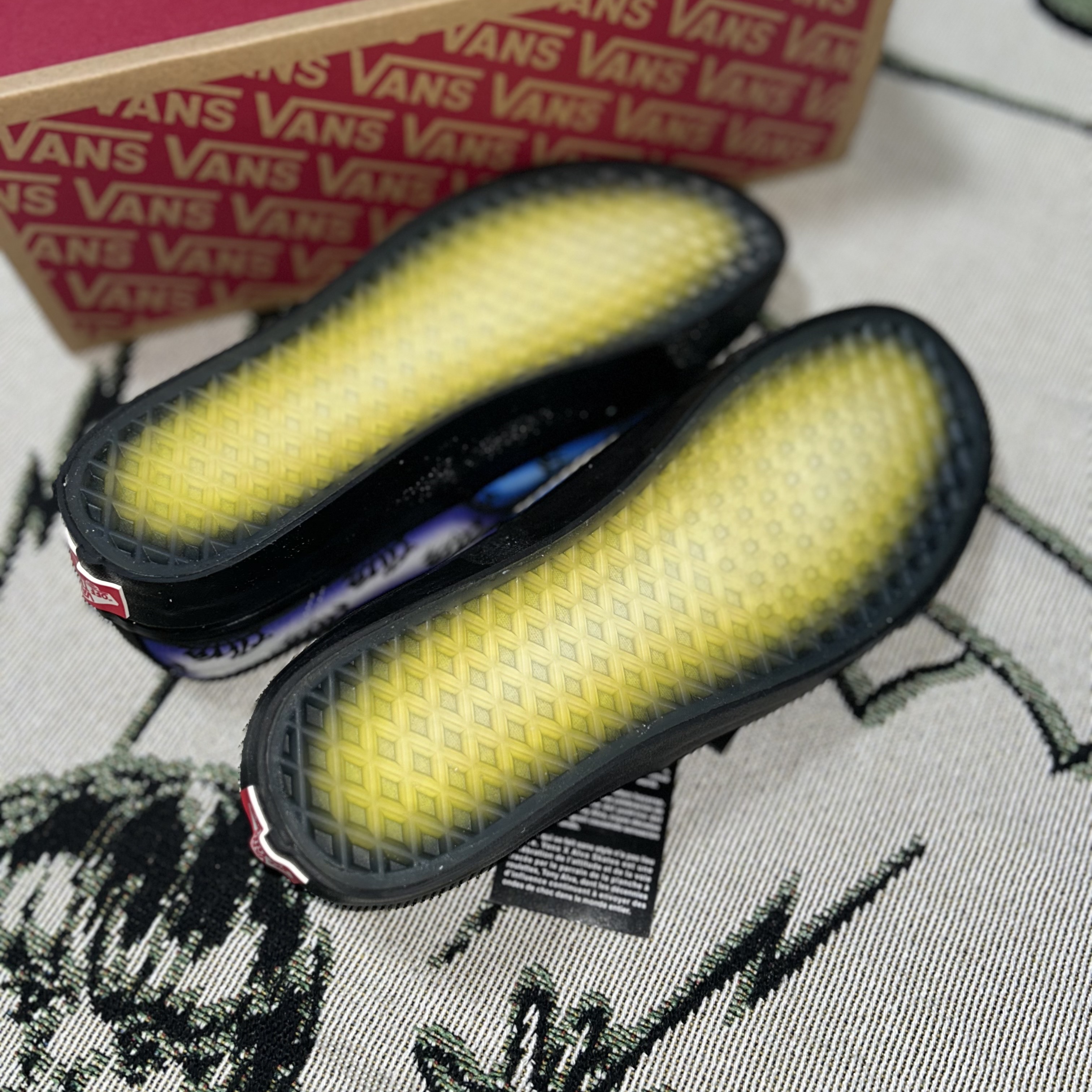 Vans x Alva Skates Authentic 44 DX Anaheim Factory Halo Multi 착용 스타일 - 4