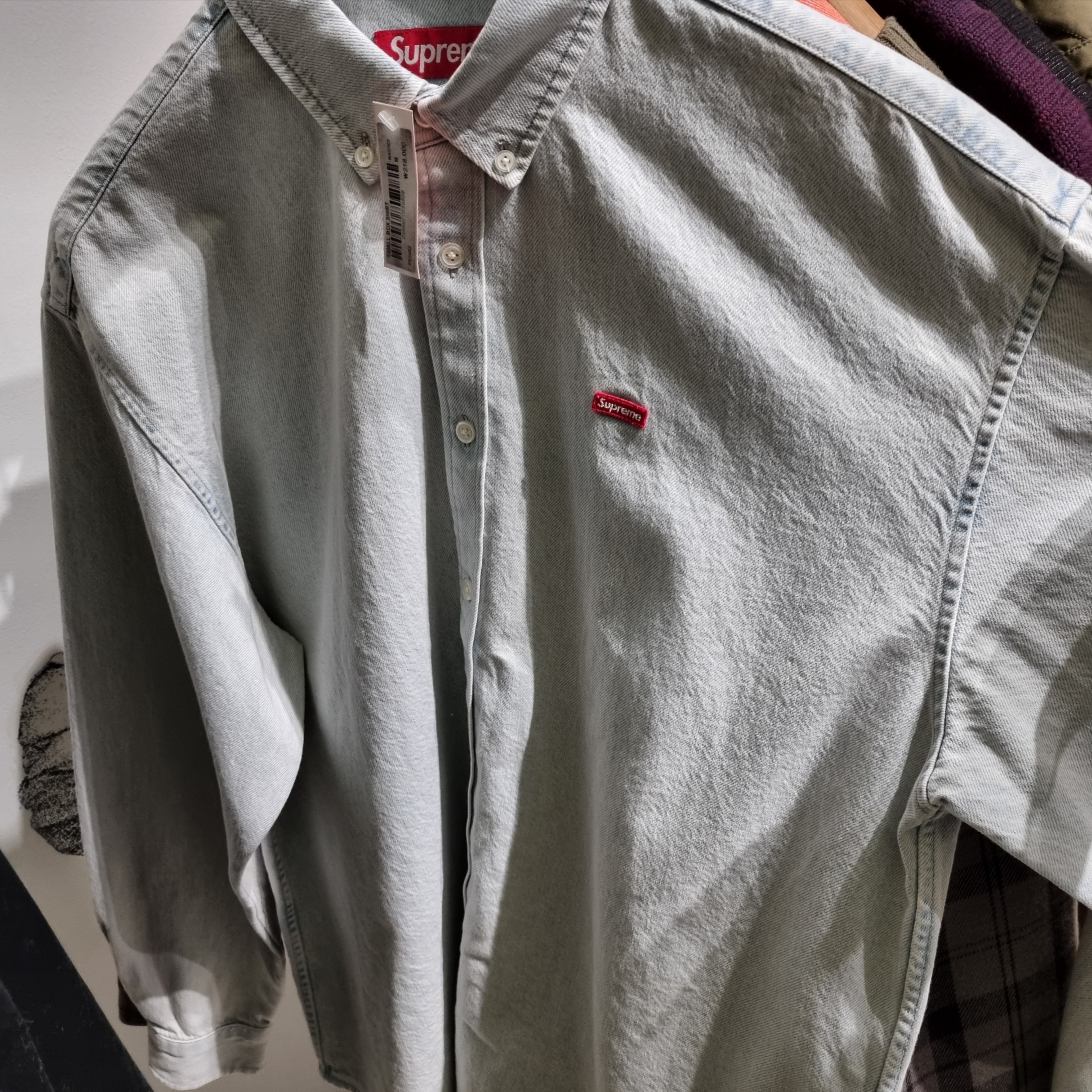 Supreme Small Box Shirt Washed Blue - 24SS 착용 스타일