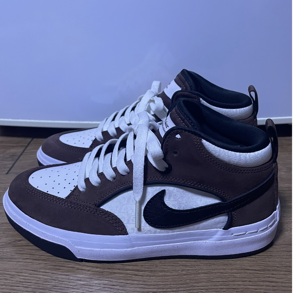 Nike SB React Leo Light Chocolate Black 착용 스타일 - 2