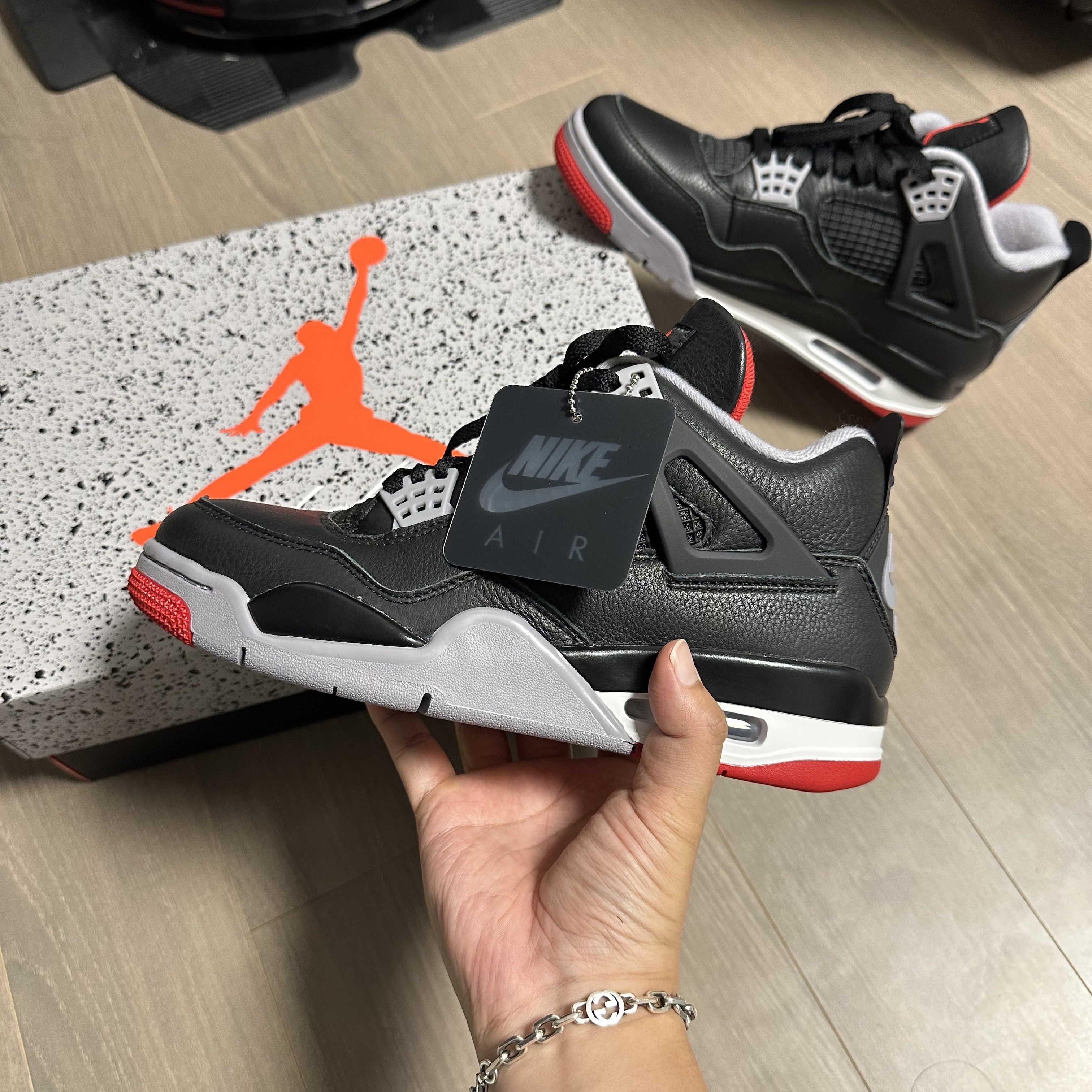 Jordan 4 Retro Bred Reimagined 착용 스타일 - 1