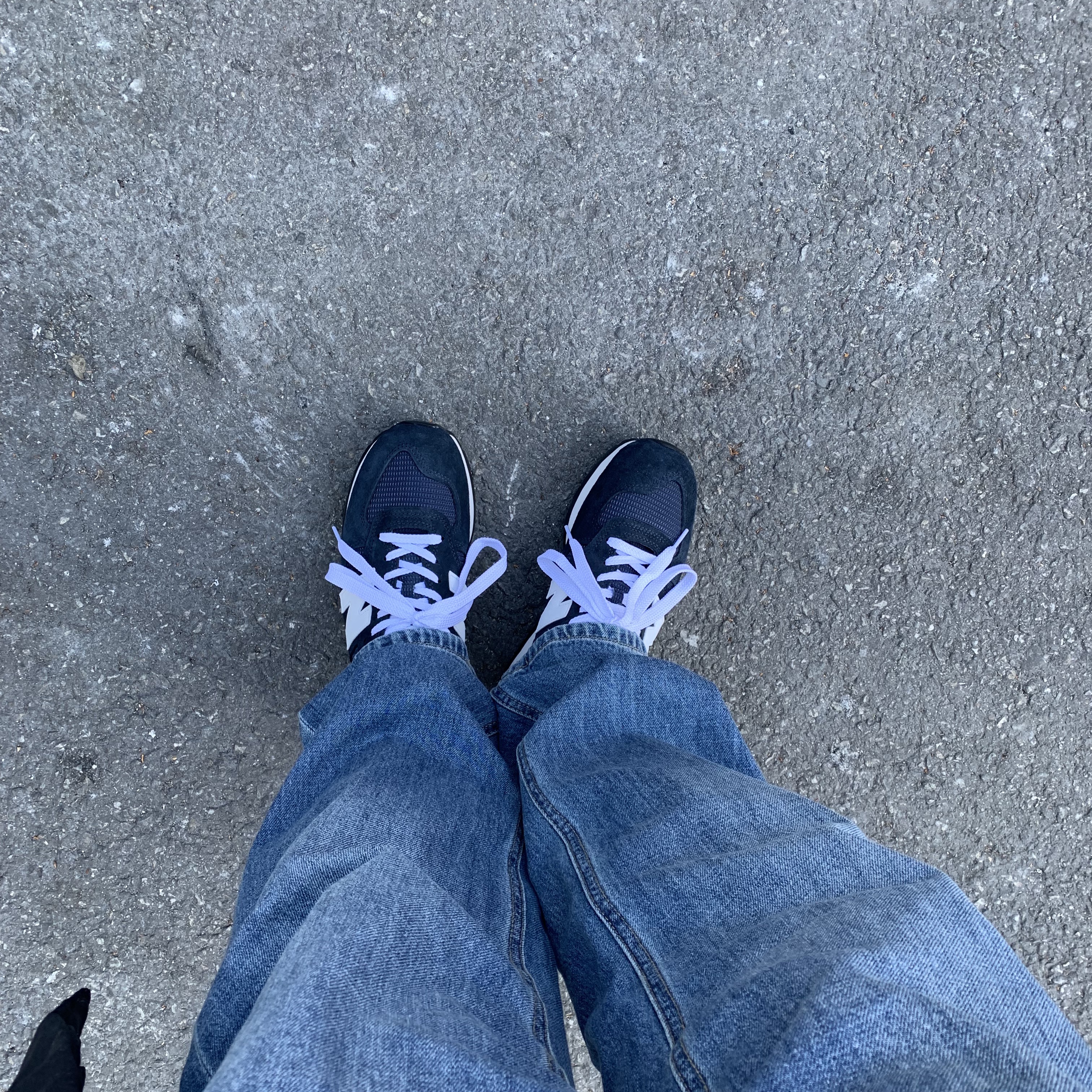 New Balance 990v1 Made in USA Navy 착용 스타일 - 2