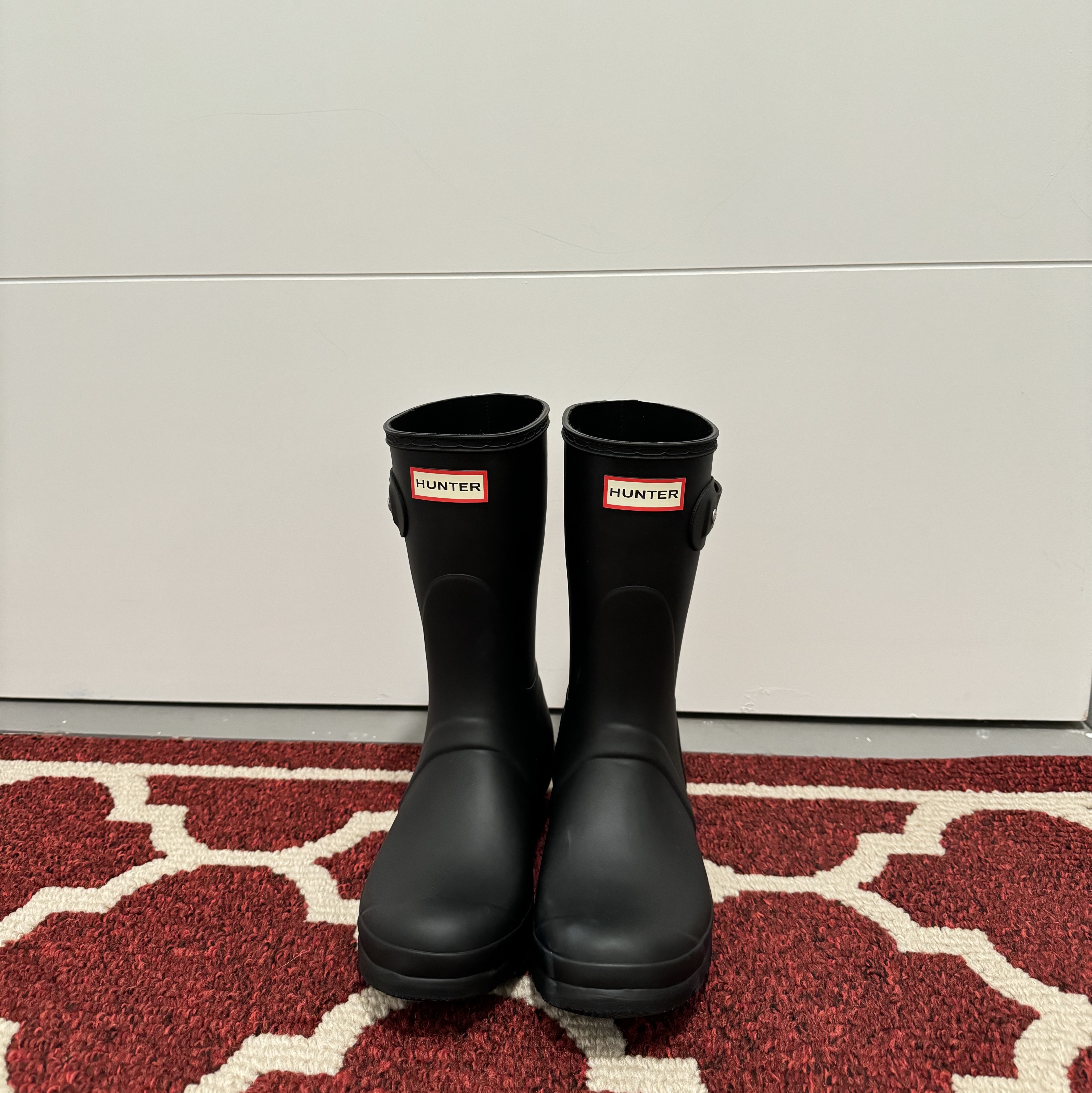(Kids) Hunter Original Large Back Stripe Rain Boots Black 착용 스타일 - 1