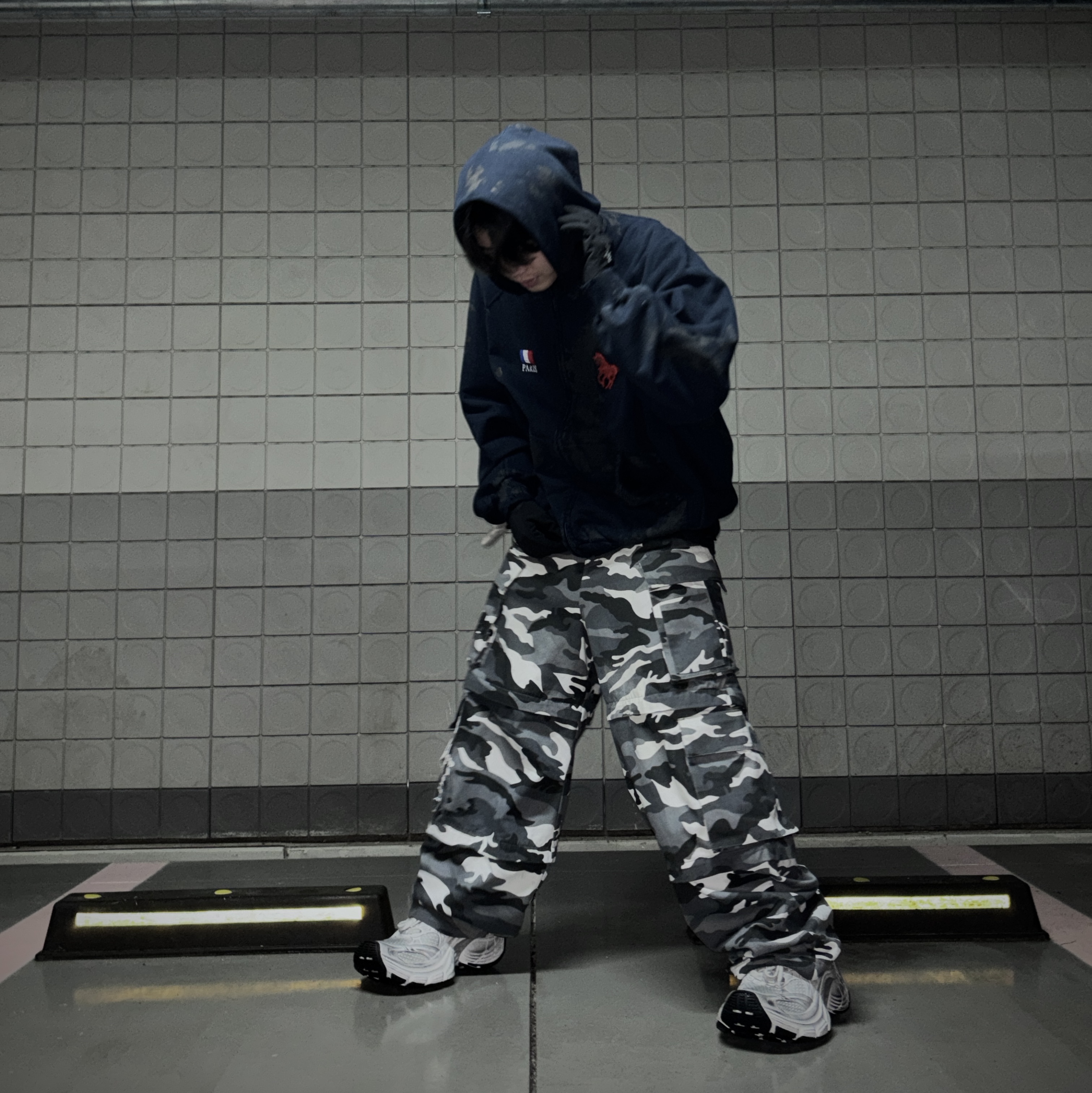 Balenciaga 10XL Sneakers White Black Grey, Project G/R Oversized Convertible Cargo Pants City Camo 착용 스타일 - 5
