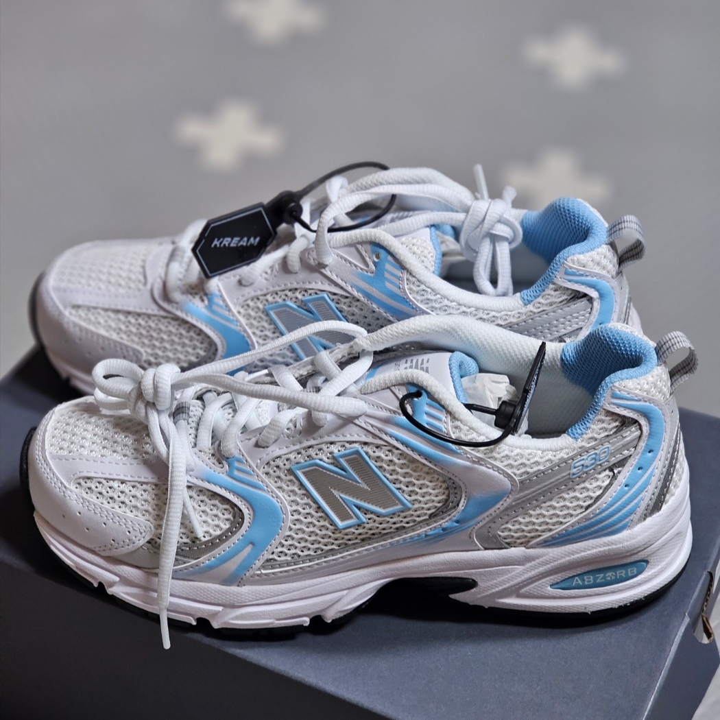 New Balance 530 White Blue Haze 착용 스타일