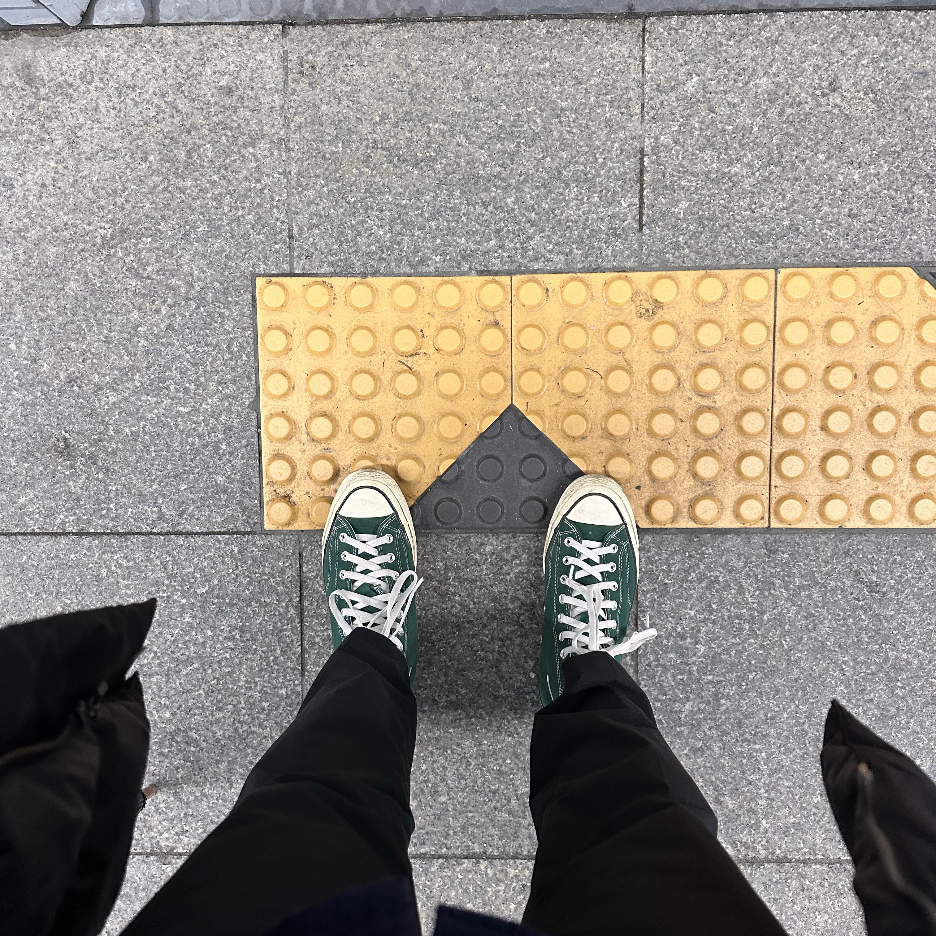 Converse Chuck 70 High Midnight Clover 착용 스타일