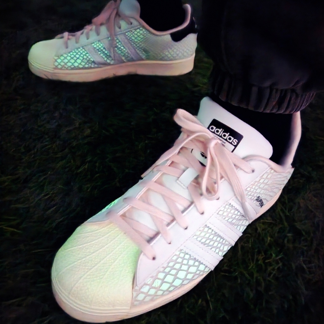 Adidas x Atmos Superstar G-SNK Off White 착용 스타일 - 5