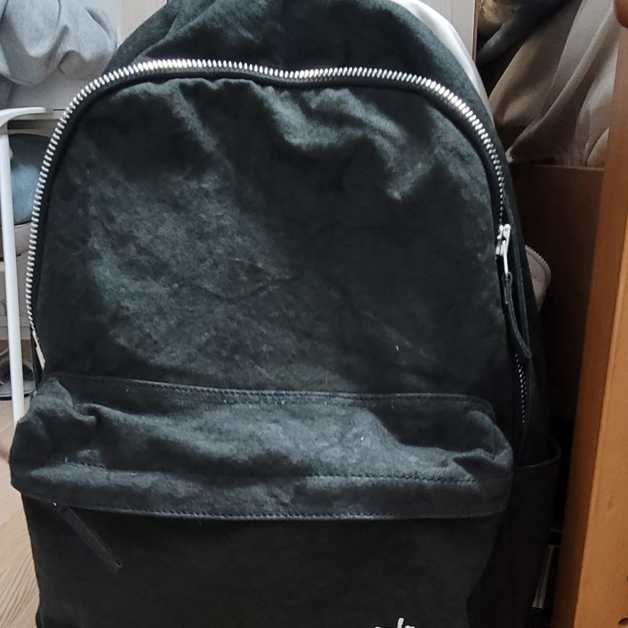 Stussy Canvas Backpack Washed Black 착용 스타일