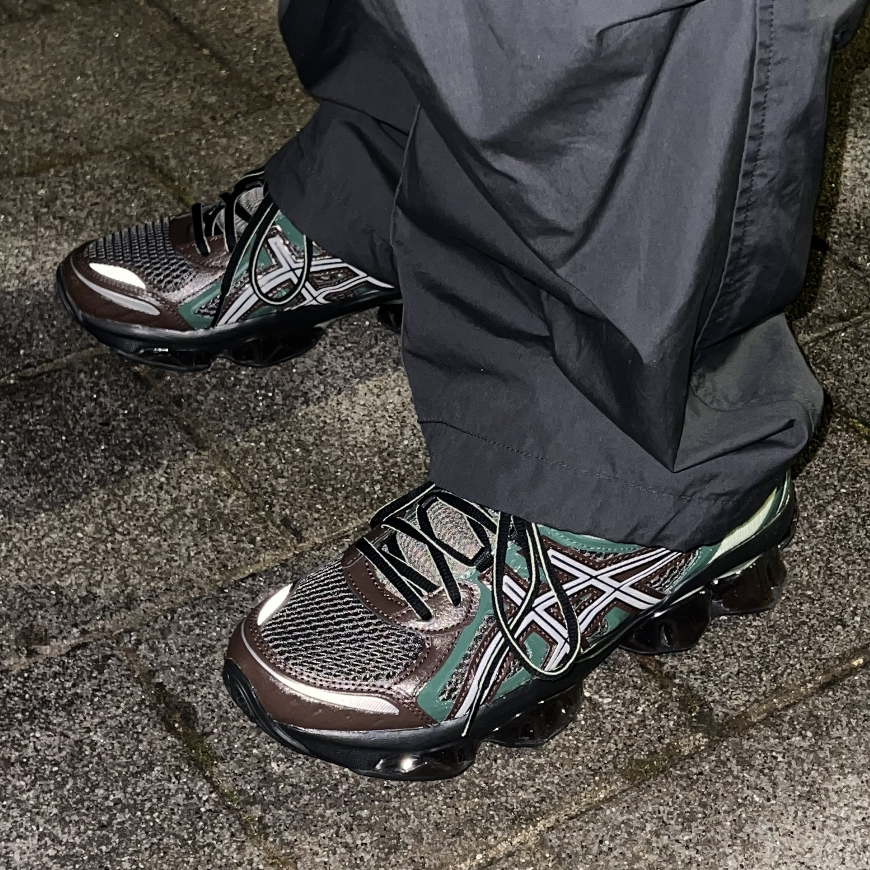Asics Gel-Quantum Kinetic Dark Sepia Shamrock Green 착용 스타일