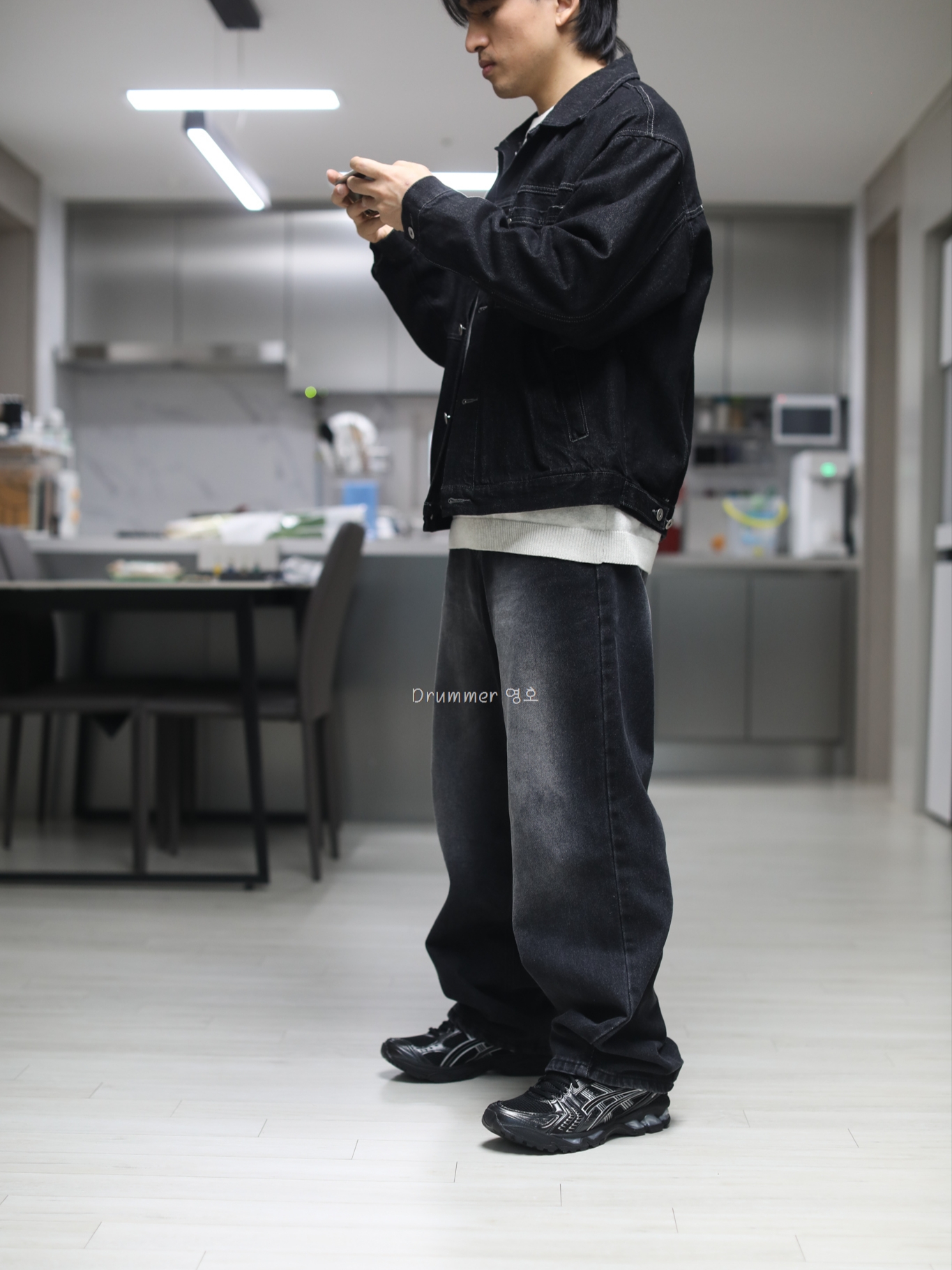 Asics Gel-Kayano 14 Black Pure Silver 착용 스타일 - 1