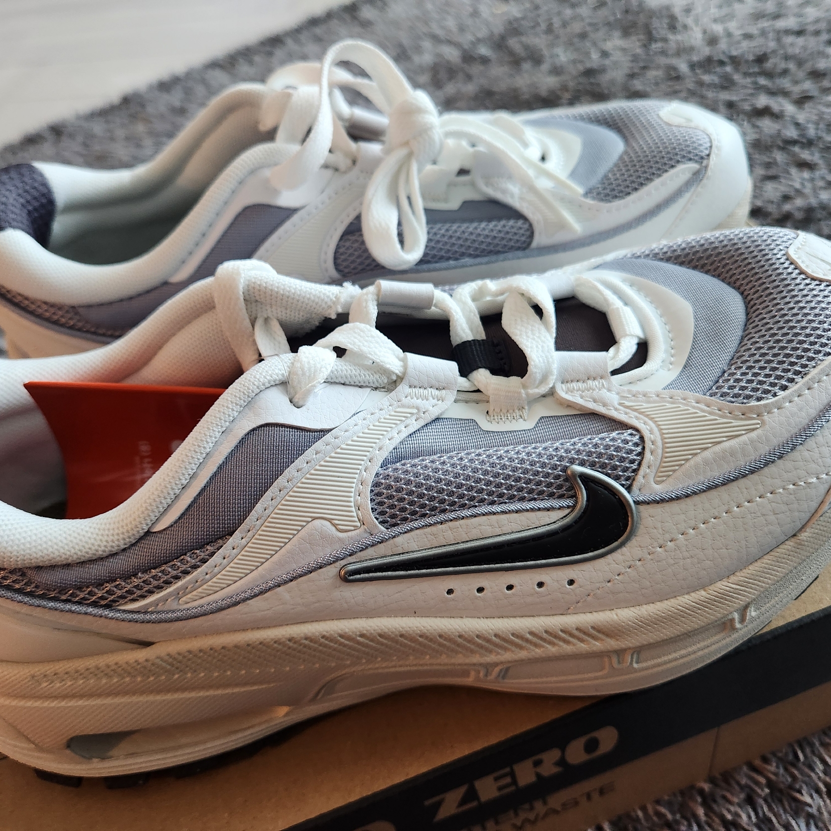 (W) Nike Air Max Bliss Next Nature Wolf Grey 착용 스타일