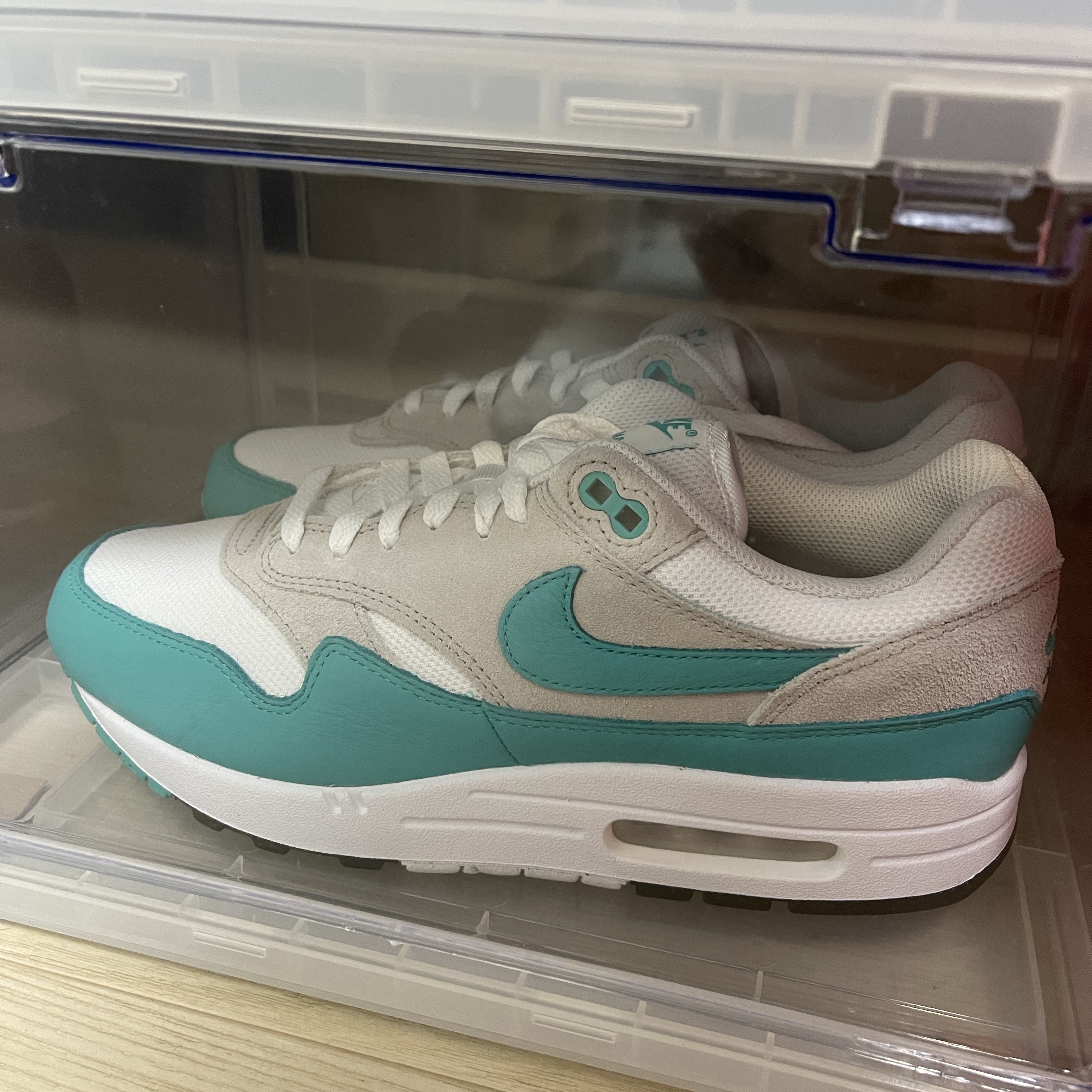 Nike Air Max 1 Clear Jade 착용 스타일