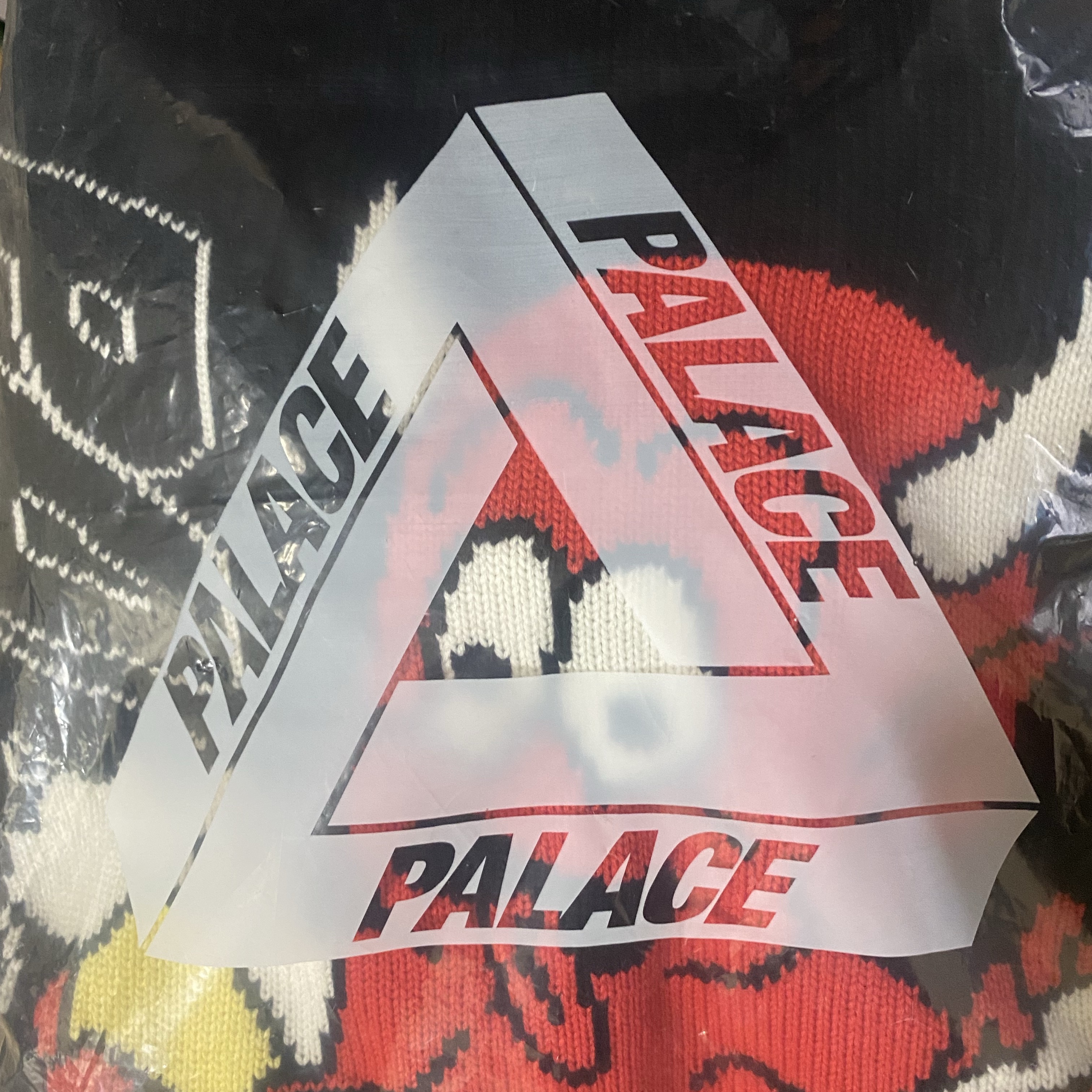 Palace Temptation Knit Black - 23SS 착용 스타일
