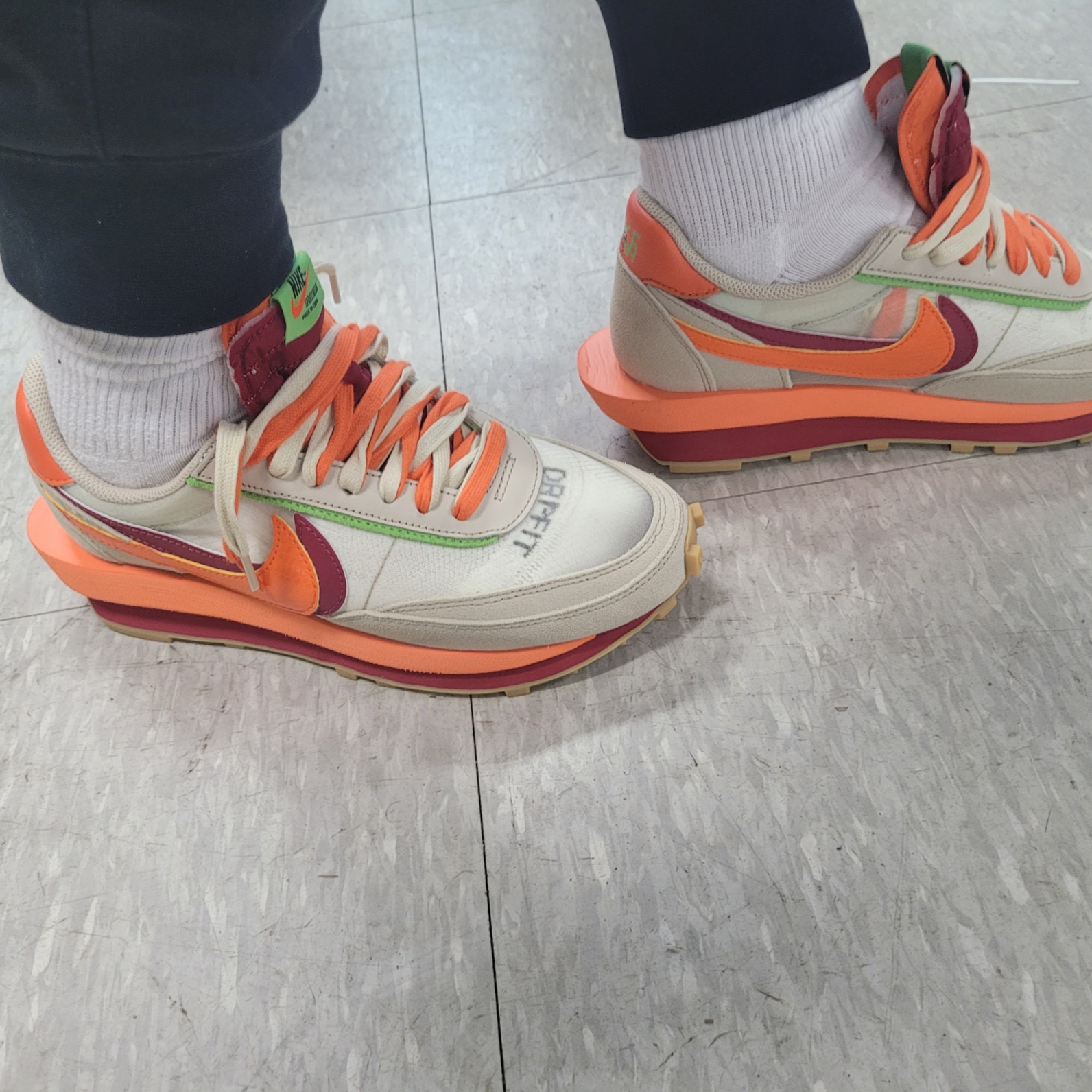 Nike x Sacai x Clot LDWaffle Orange Blaze 착용 스타일 - 2