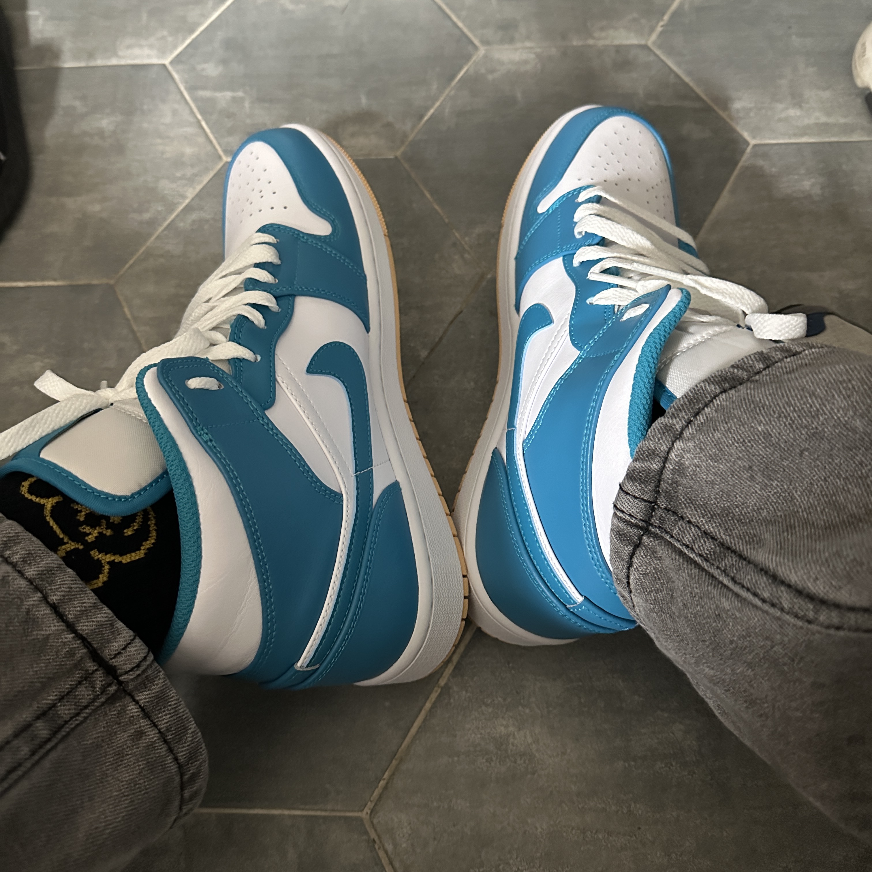 Jordan 1 Mid Aquatone 착용 스타일