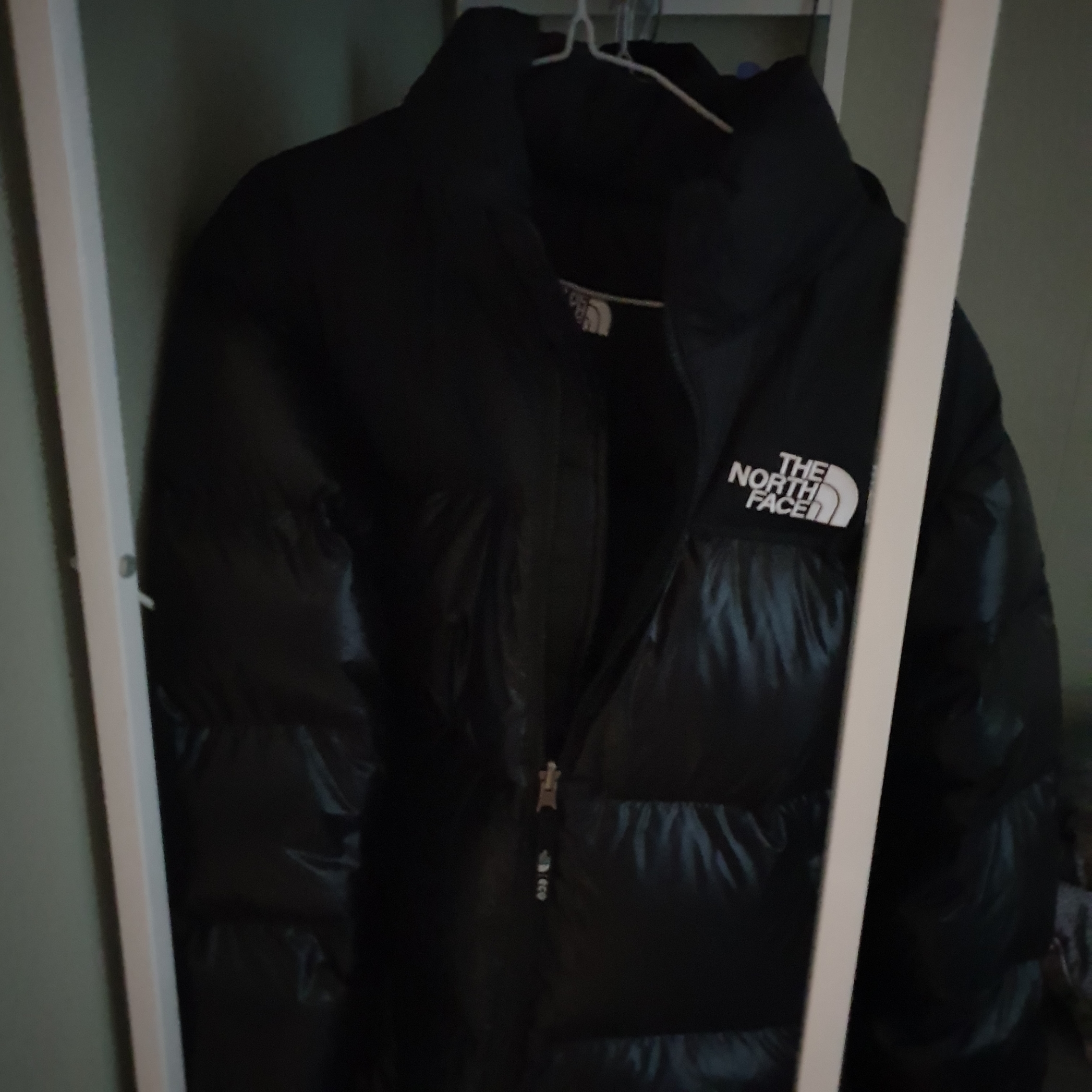The North Face 1996 Eco Nuptse Jacket Real Black 착용 스타일