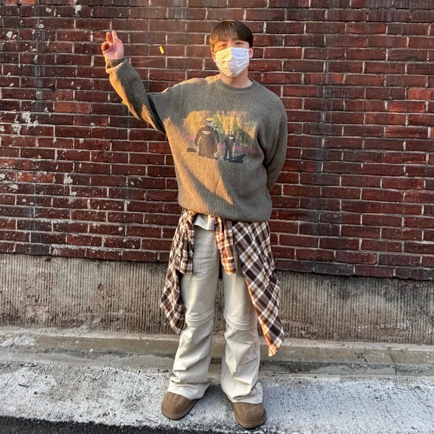 Kinchi x Yiyae Bone Mule Camel 착용 스타일 - 2