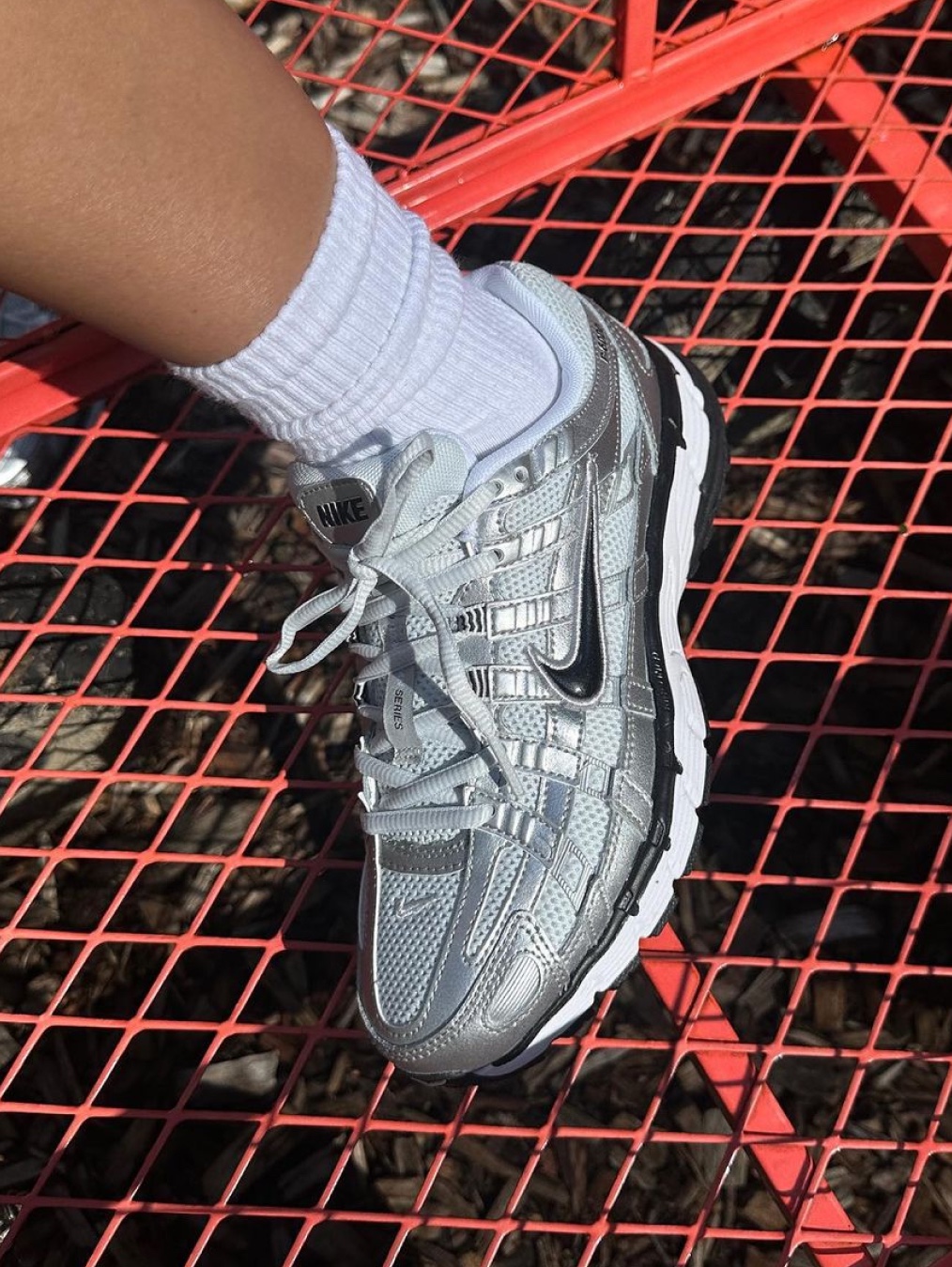 (W) Nike P-6000 Laser Blue, (W) Nike P-6000 Metallic Silver Red 착용 스타일 - 6