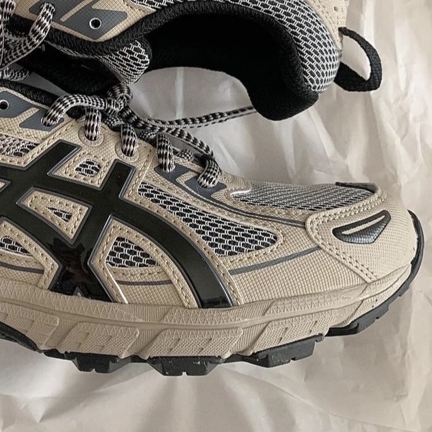 Asics Gel-Venture 6 Feather Grey Black 착용 스타일